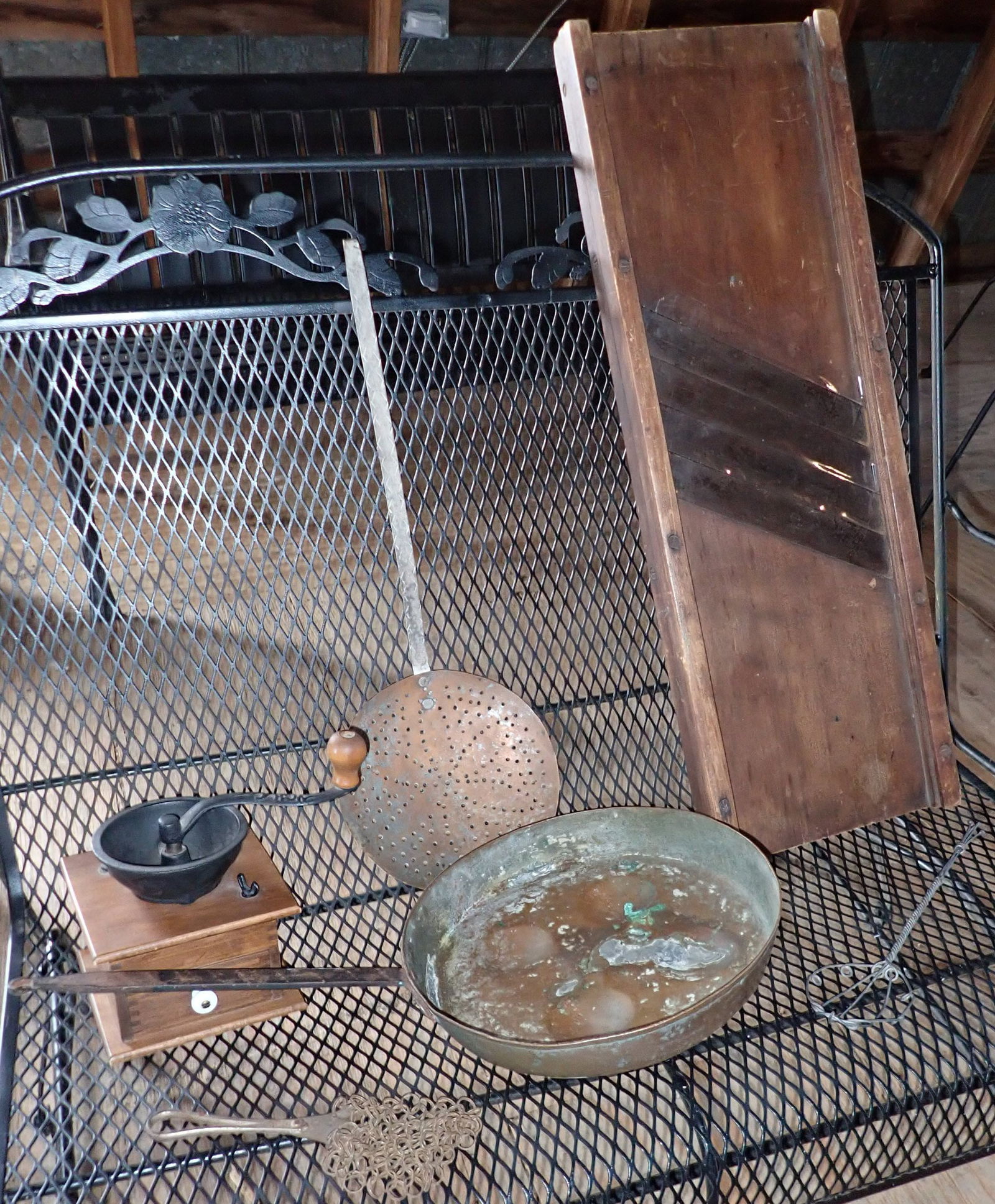 Cabbage Cutter Copper Strainer Laptop Grinder (1 of 9)