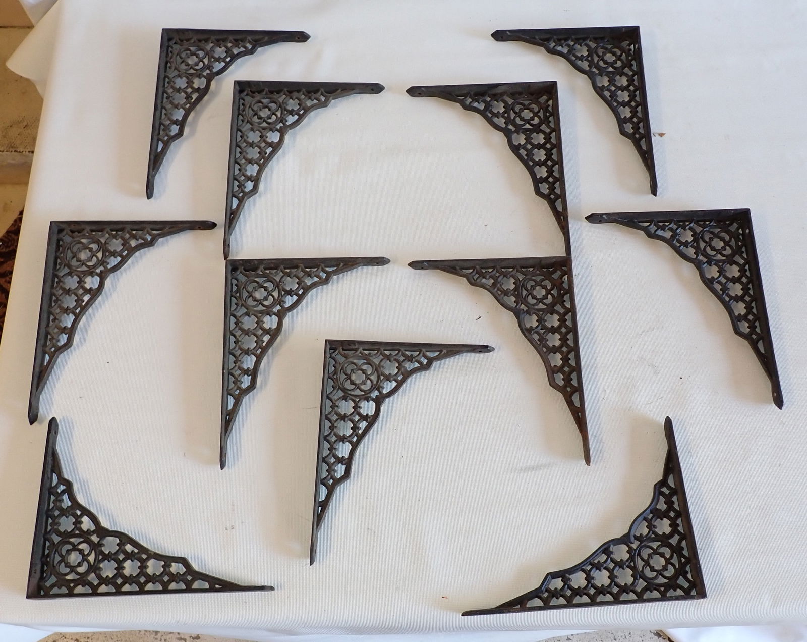 11 Cast Iron Shelf Brackets (1 of 2)