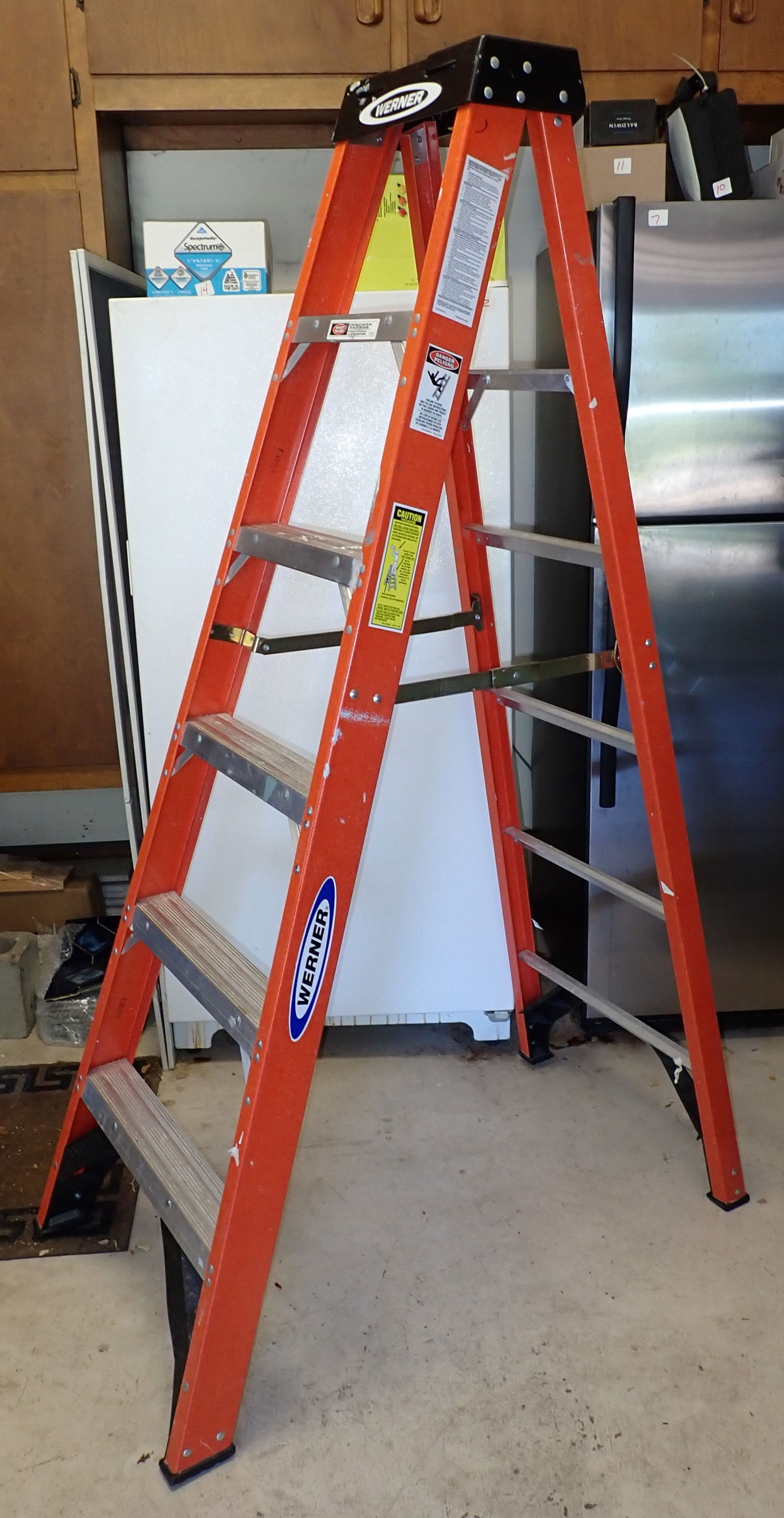 Werner 6' Fiberglass Step Ladder (1 of 3)