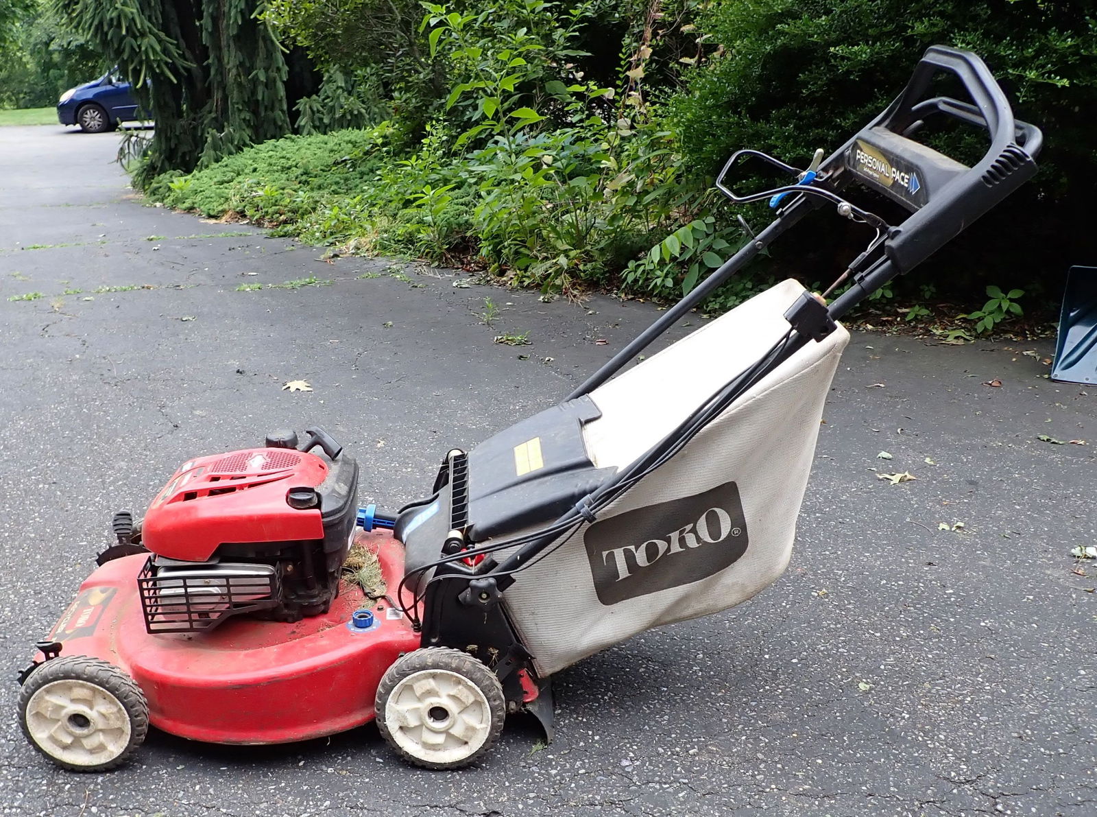 Toro Personal Pace Lawn Mower (1 of 7)