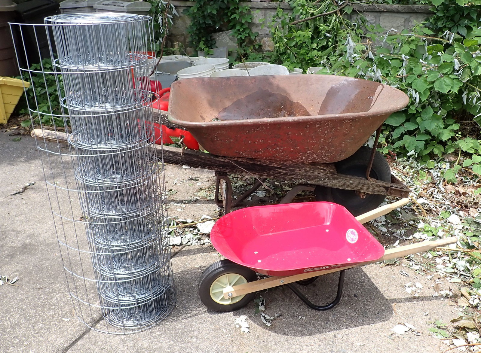 Wheel Barrows incl Kettler Classic Flyer & Fence (1 of 2)