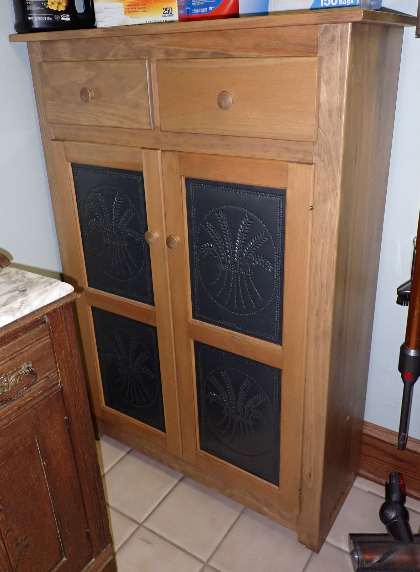 Country Style Pie Safe (1 of 3)