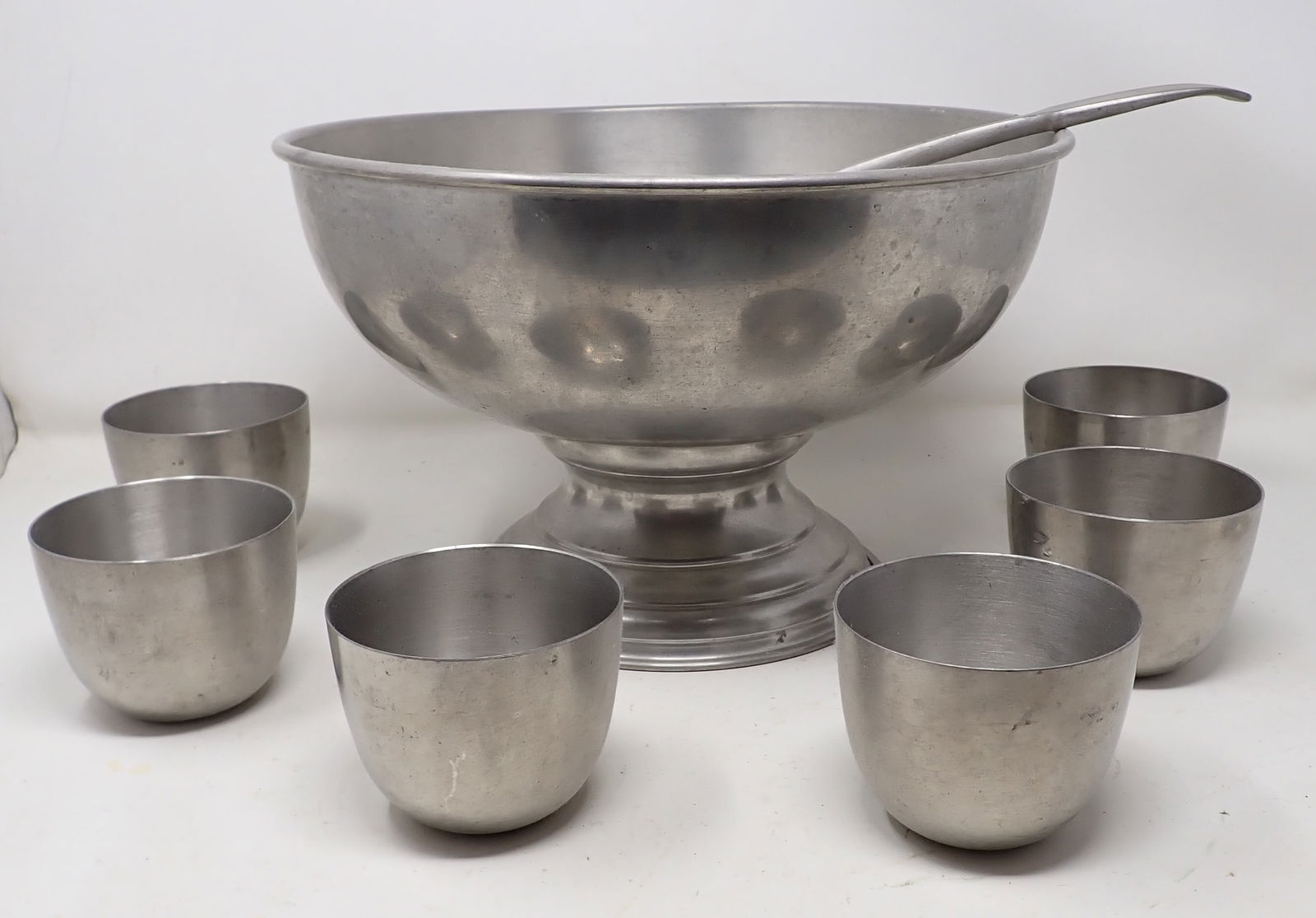Woodbury Pewterers Bowl & International Pewter Cups: Pewter bowl is approx 11 5/8" in diameter and 7 3/8" tall.