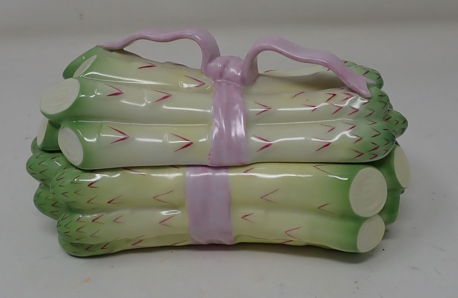 Herend Asparagus Covered Dish (1 of 2)