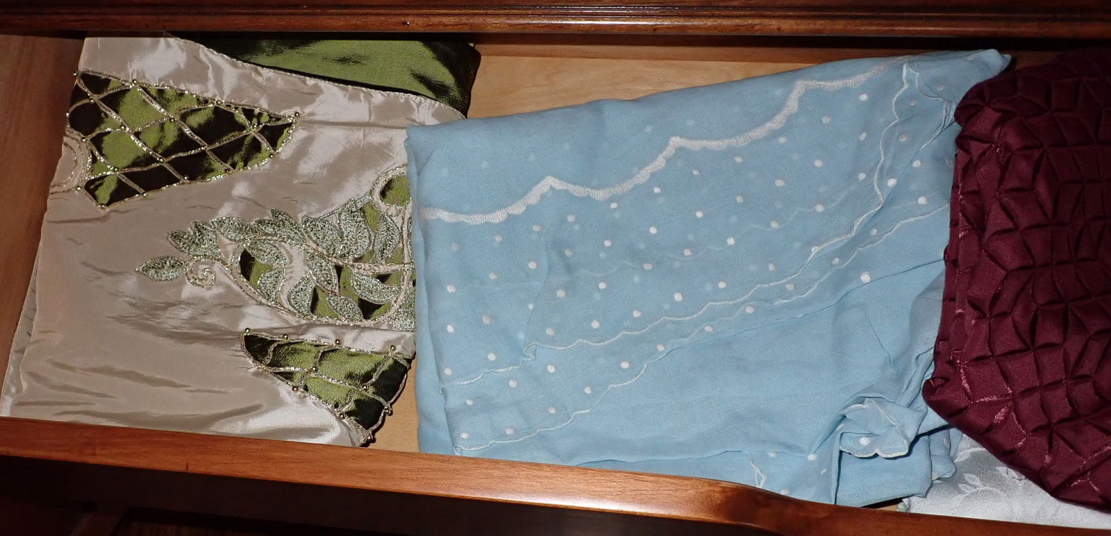 Tablecloths Misc Linens incl Waterford (1 of 9)