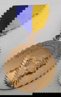 Paul Harris Fellow Medal: Apprx 2" in diameter
