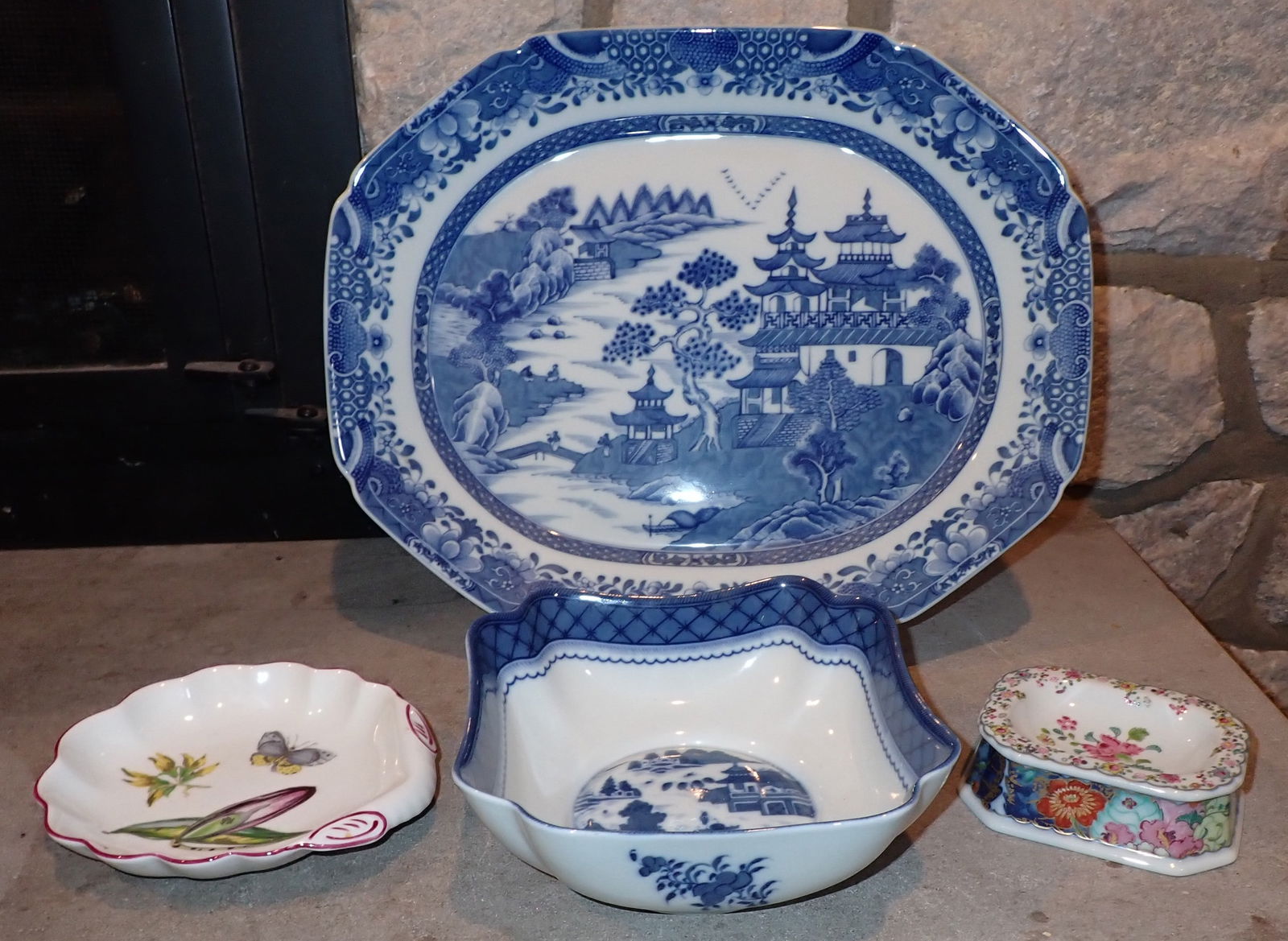 Mottahedeh Trays Dishes incl Soap Dish (1 of 2)