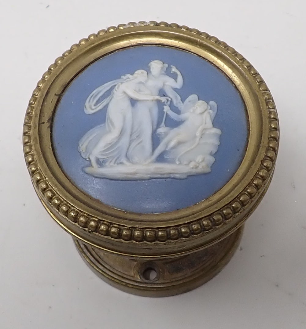 Wedgwood & Yale Brass Doorknob (1 of 3)