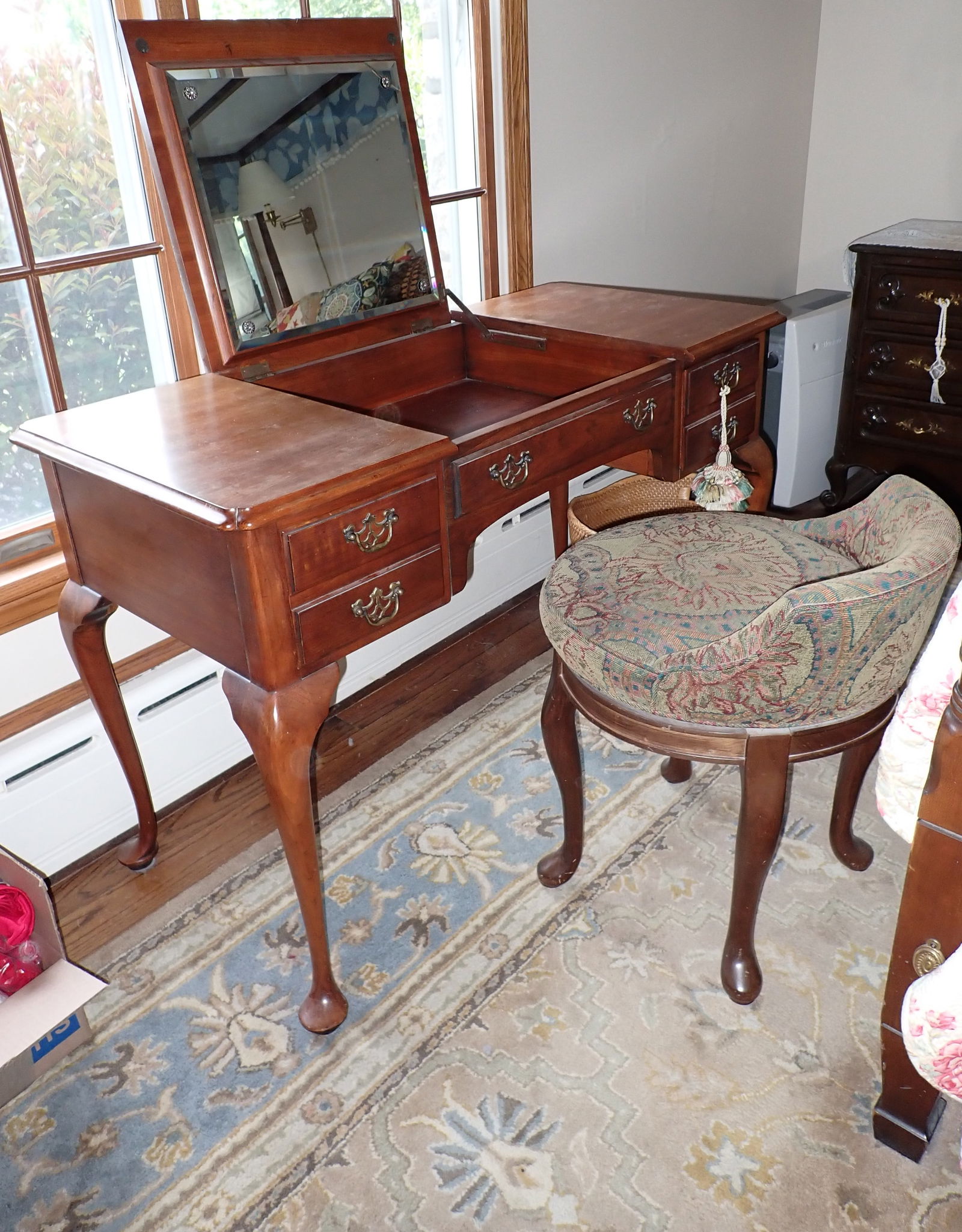 Stickley Vanity & Swivel Stool (1 of 7)
