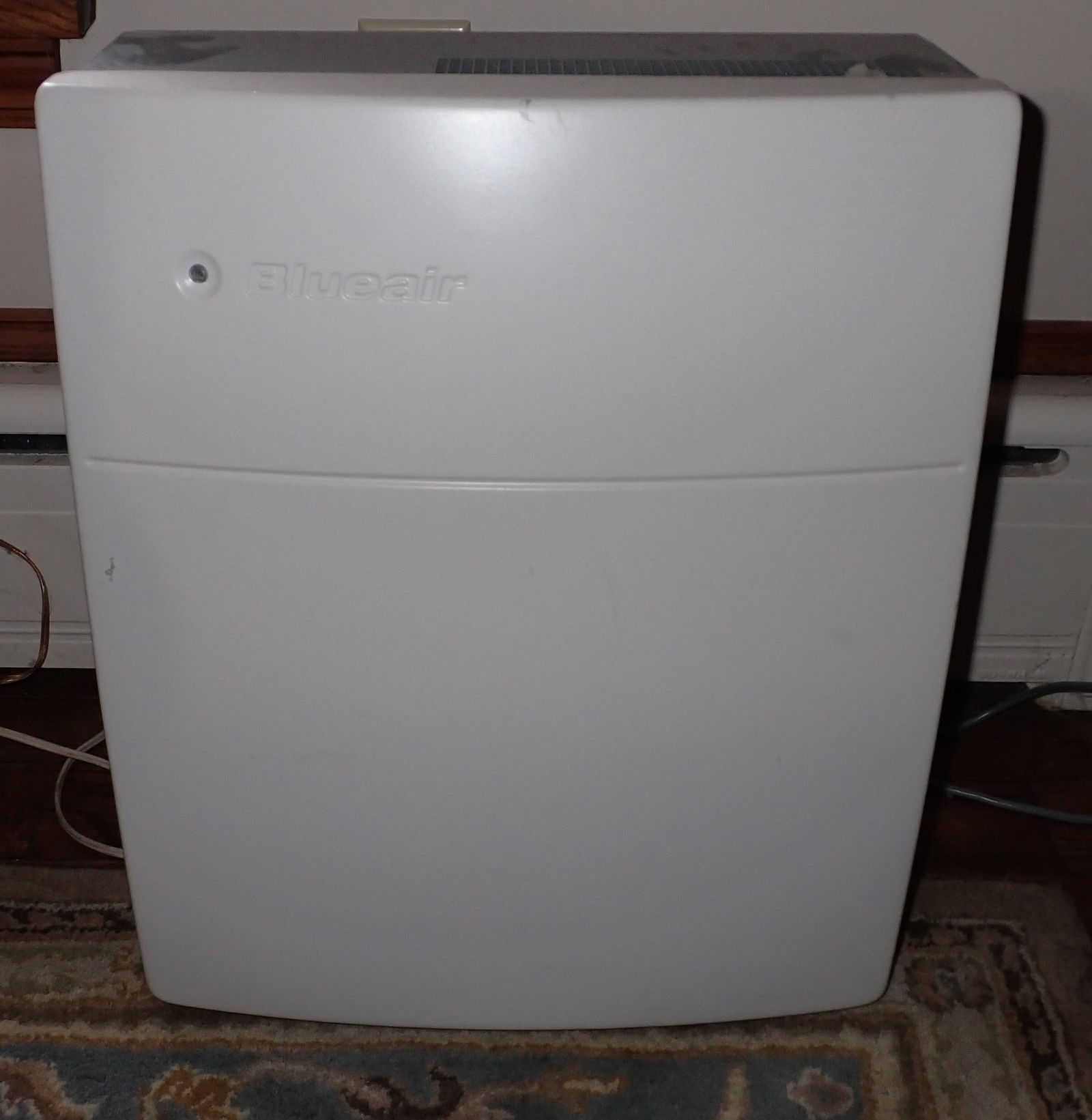 Blueair Air Purifier (1 of 2)