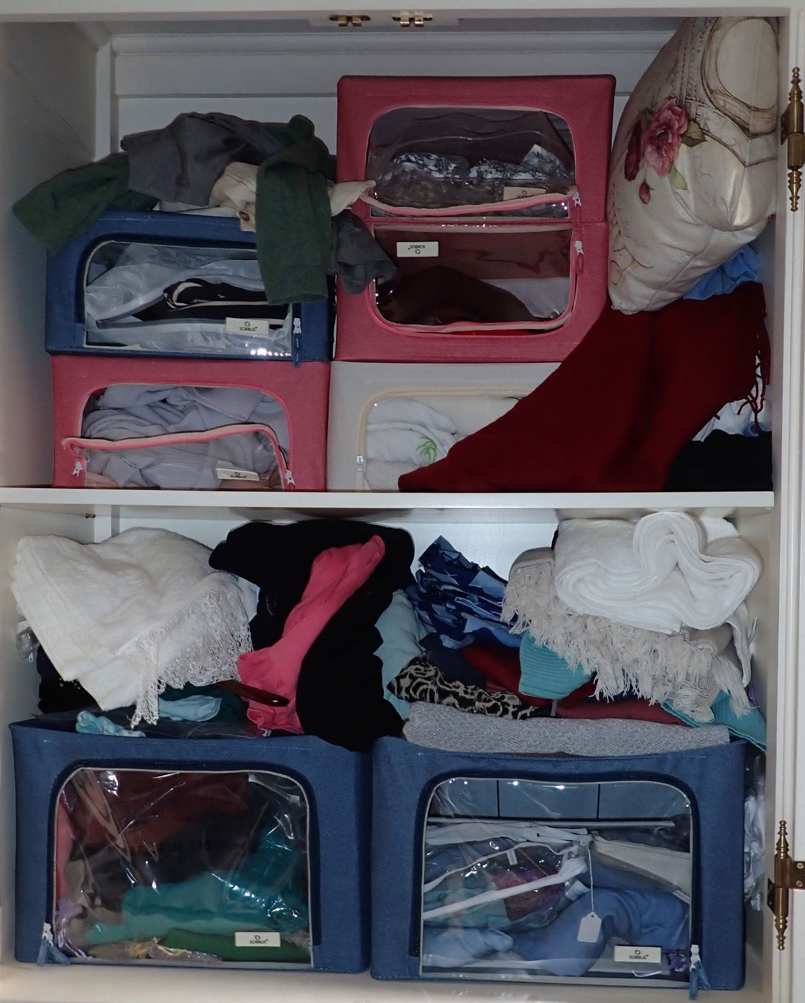 Womens Clothes Blankets & Misc (1 of 8)