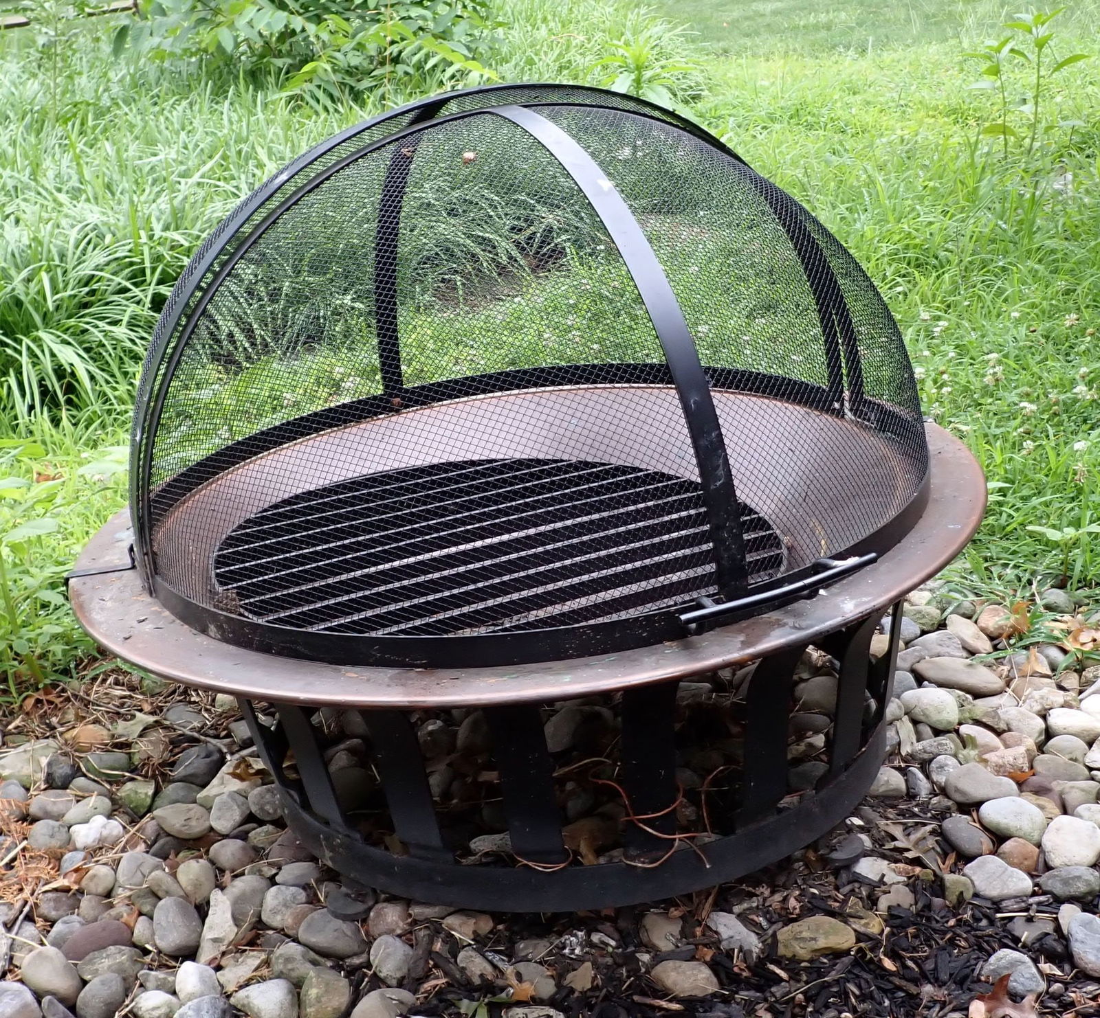 Outdoor Fire Pit (1 of 5)