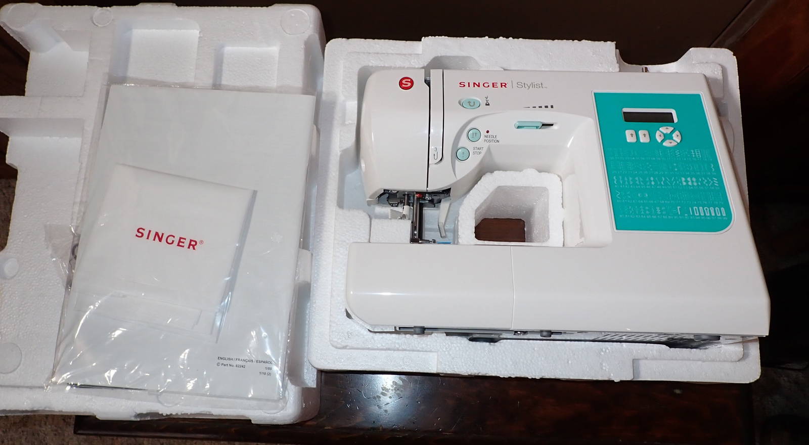Singer stylist sewing machine auction