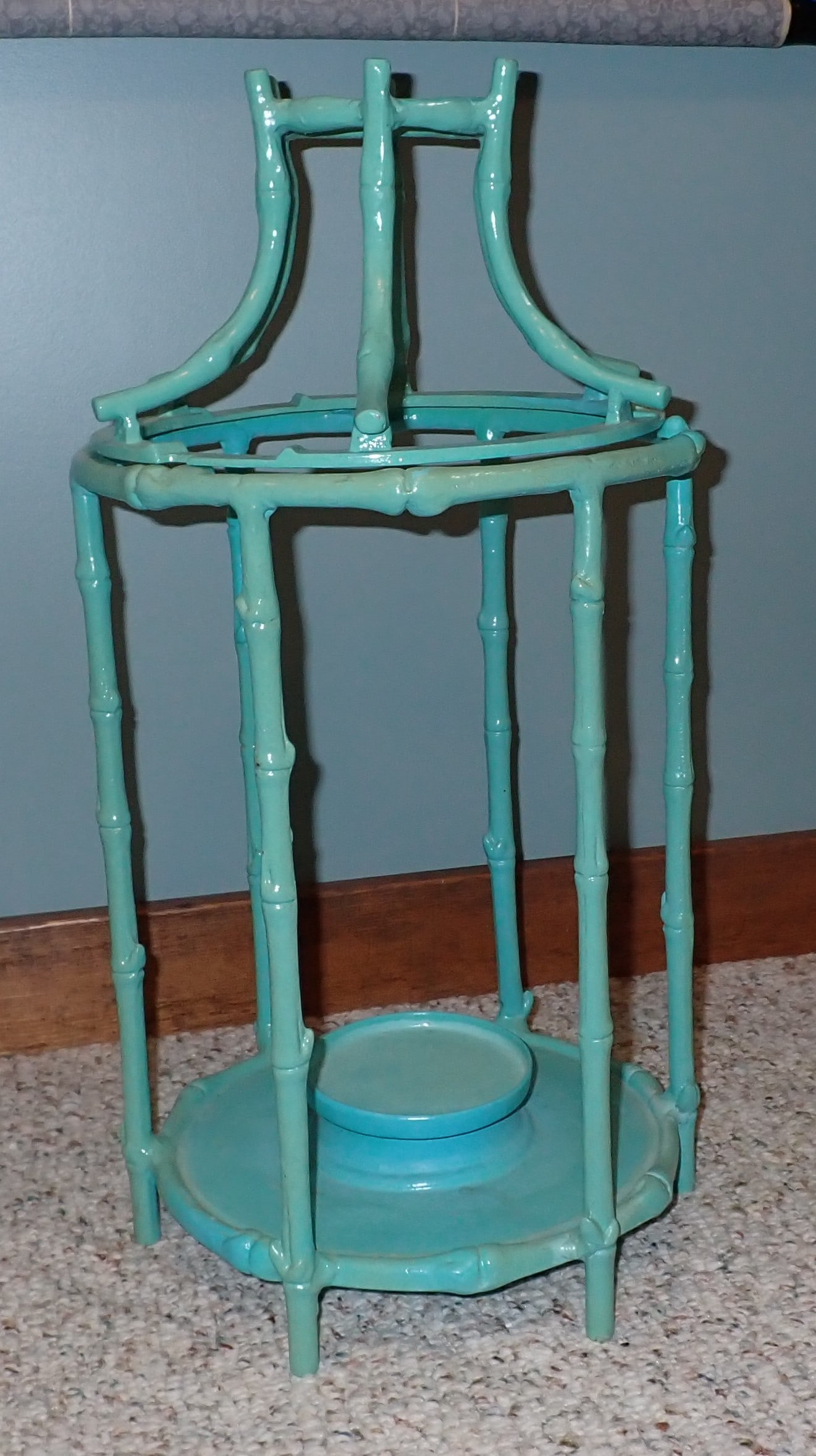 Frontgate Aluminum Umbrella Rack: Apprx 11" in diameter and 22" tall. No shipping