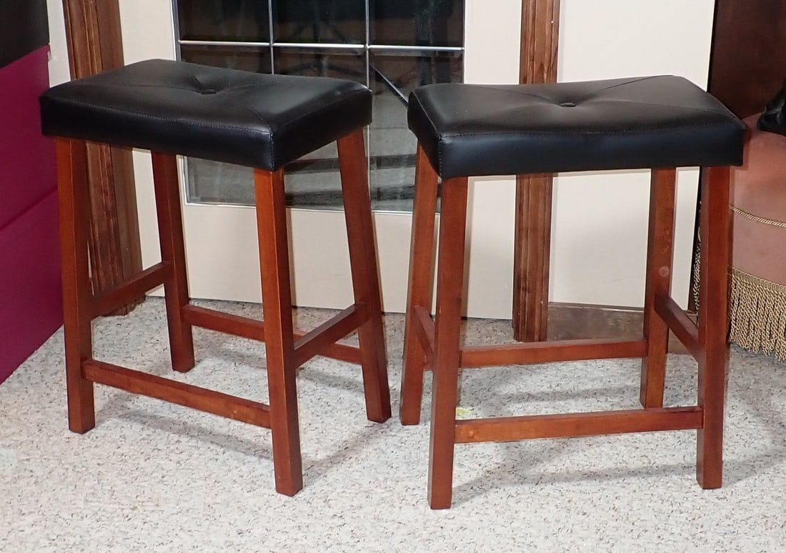 2 Bar Stools (1 of 2)