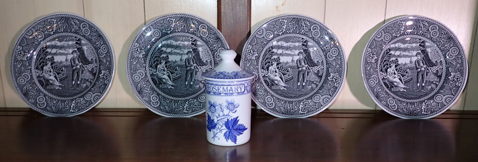 Spode Blue Room Rosemary Jar & Dishes: Jar is apprx 2 1/8" in diameter and 4 1/2" tall. Dishes are approx 6" in diameter