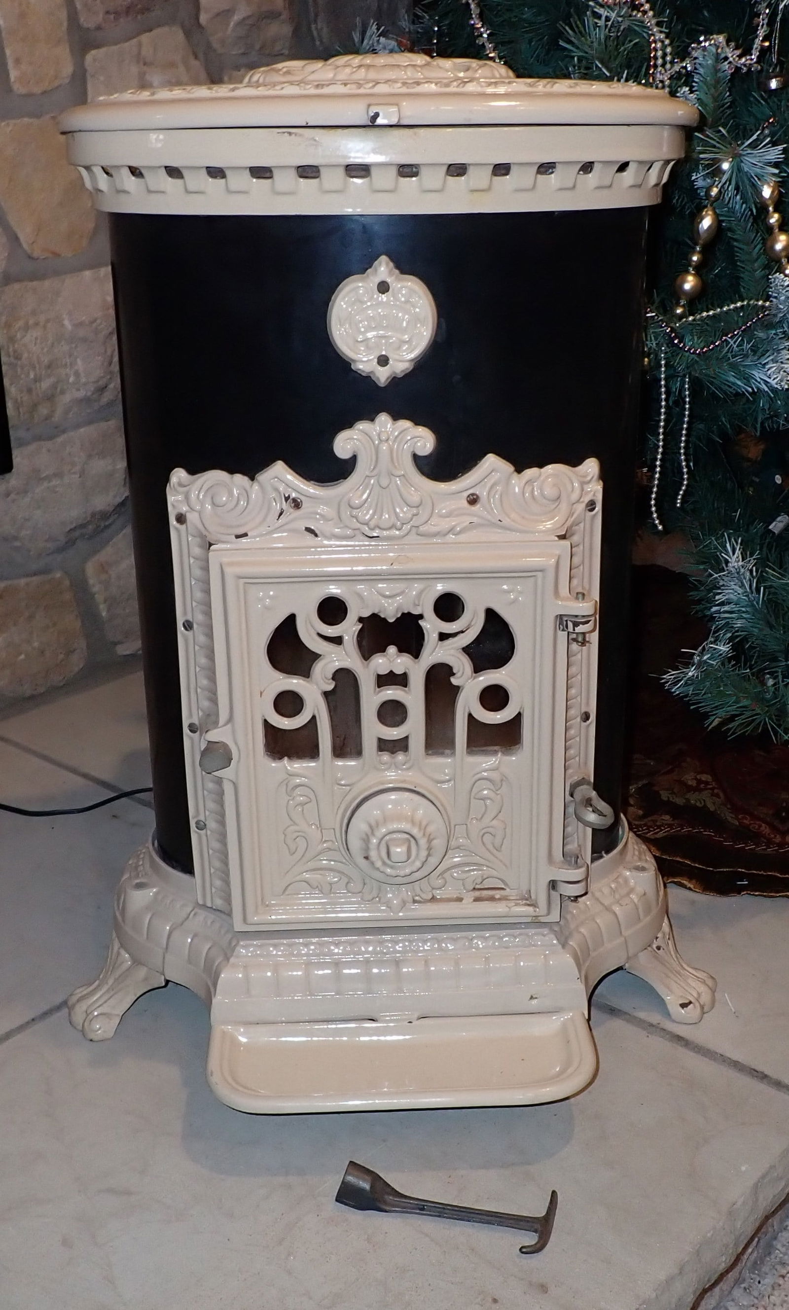 Godin Cast Enamel Wood / Coal Stove (1 of 14)