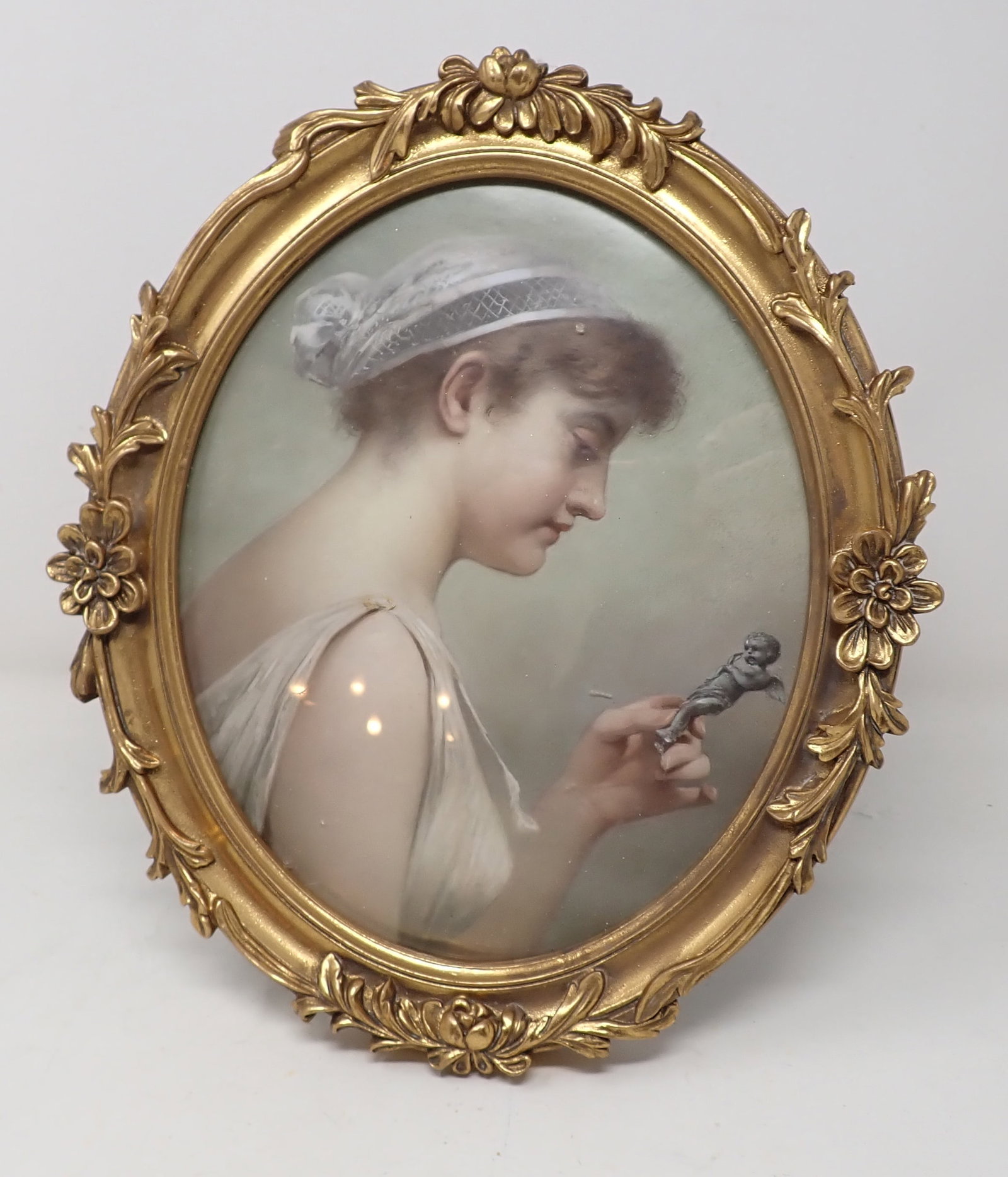 Lady w/ Cherub Print in Gold Gilt Frame: Approx 10 1/2" x 12".