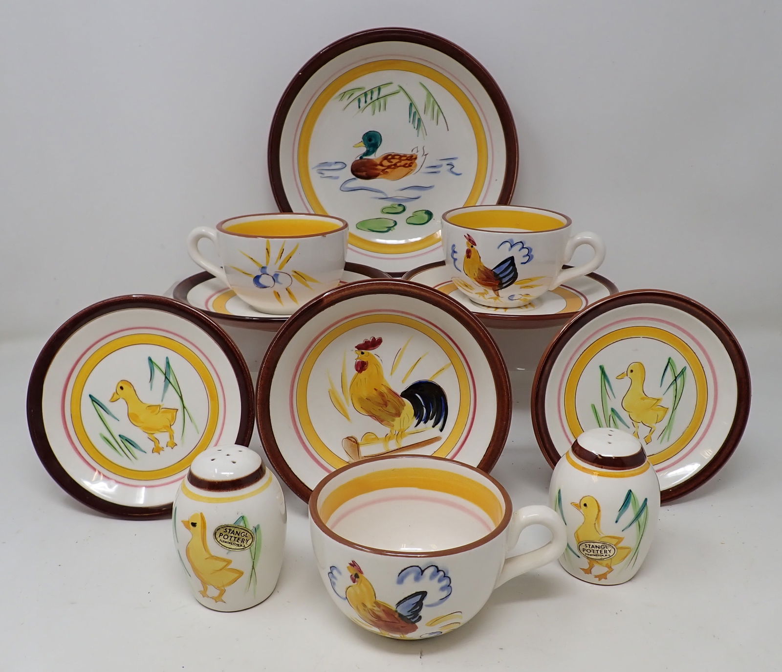 Stangl Bowls Plates Cups Saucers (1 of 4)