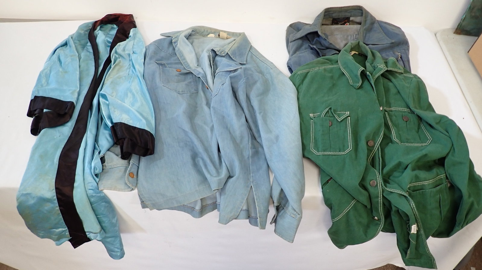 Vintage Clothing: Getting all pictured