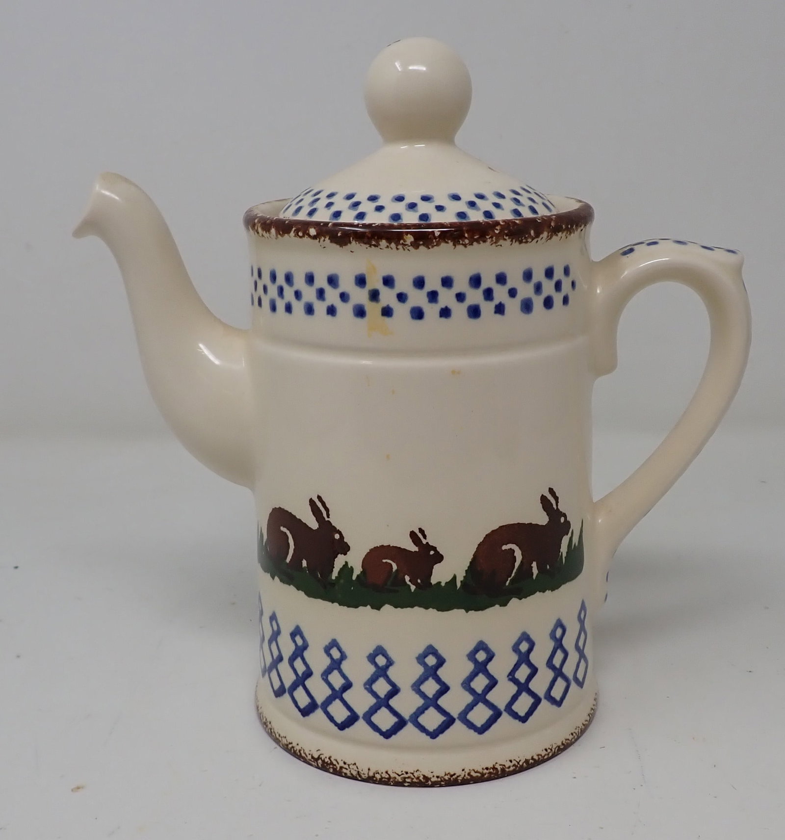 Brixton Pottery Rabbit Teapot (1 of 2)