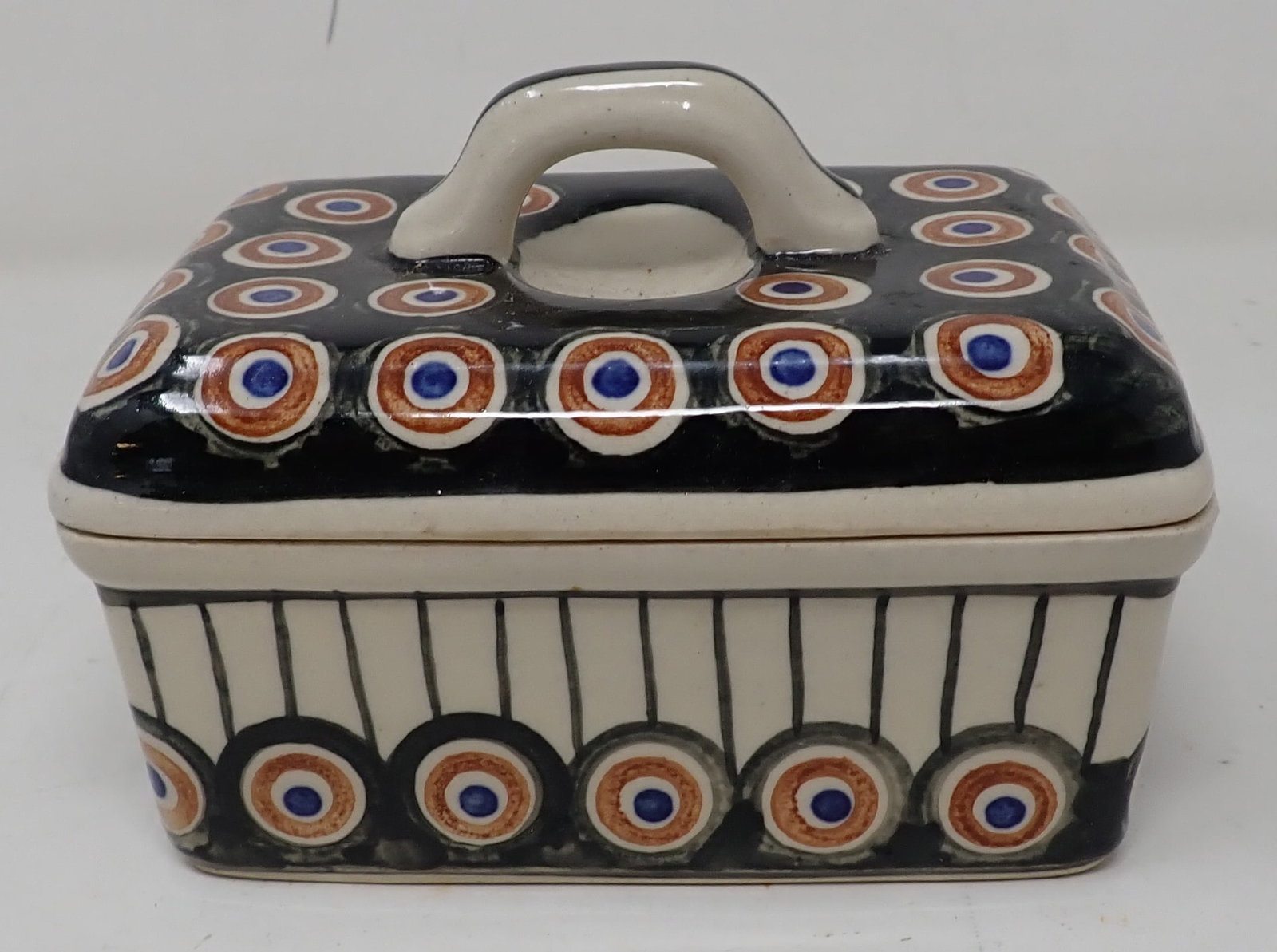 Pottery Trinket Box: Approx 3 3/4" x 5 1/2" x 4" tall
