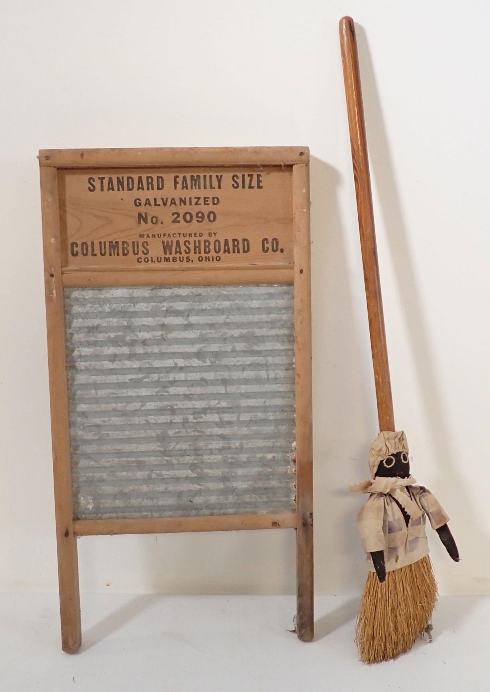 Sunnyland 2090 Washboard & Ragdoll Broom (1 of 3)