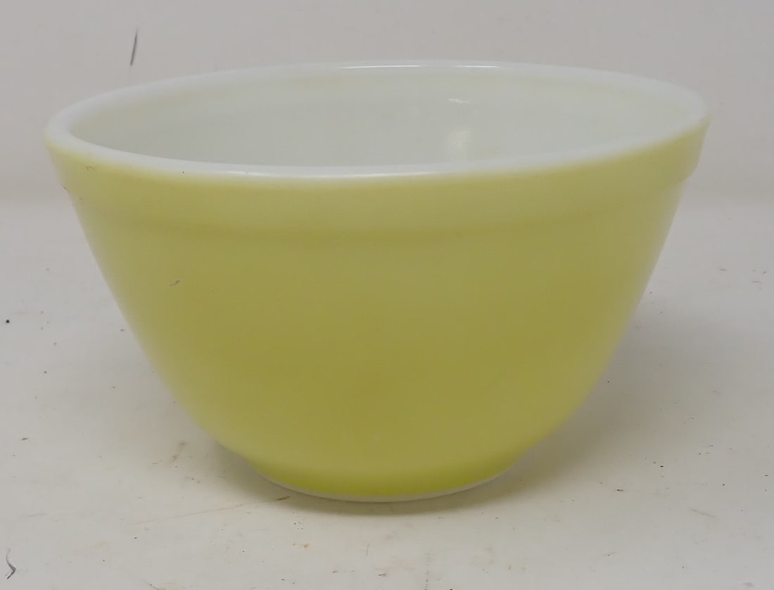 1 1/2 Pint Pyrex Mixing Bowl: 1 1/2 Pint