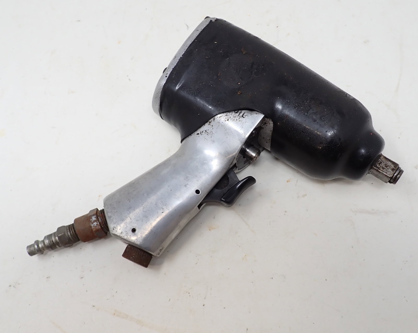 Craftsman 1/2" Drive Impact Gun: Pneumatic impact gun