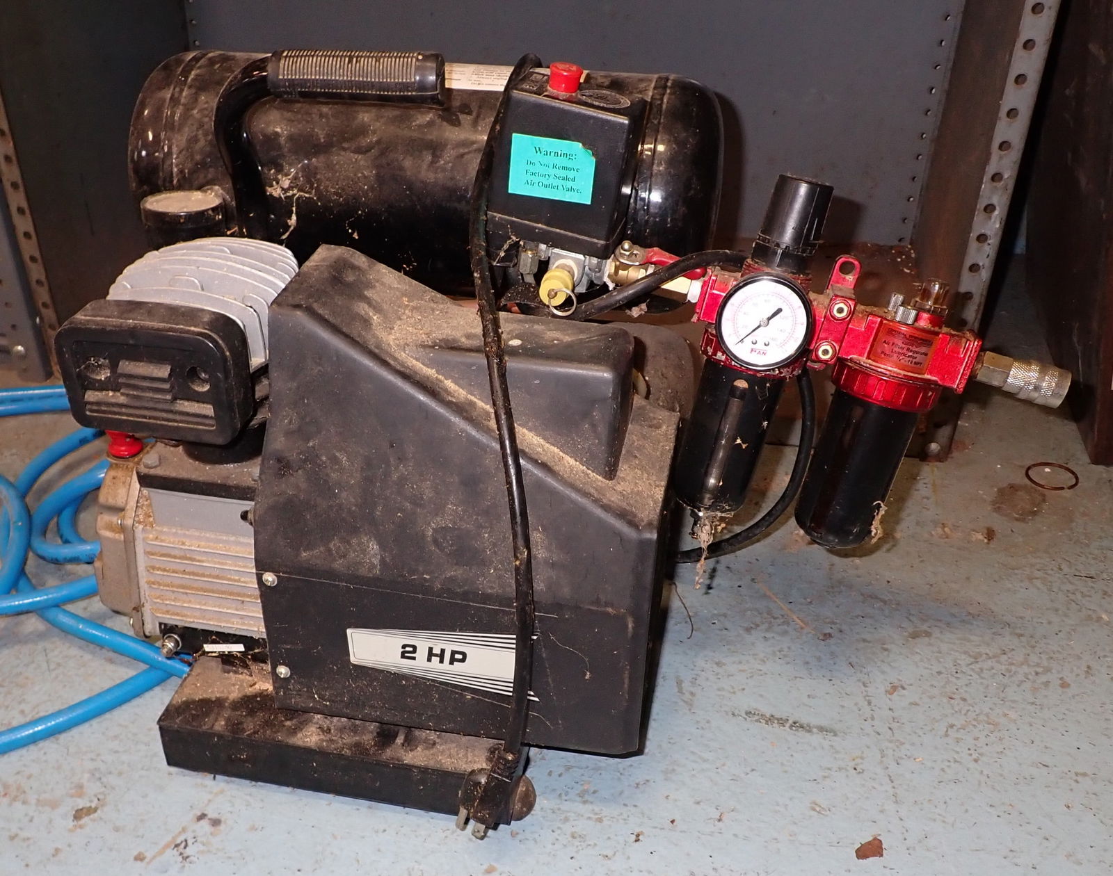 Central Pneumatic 2hp Air Compressor w/ Hose (1 of 4)