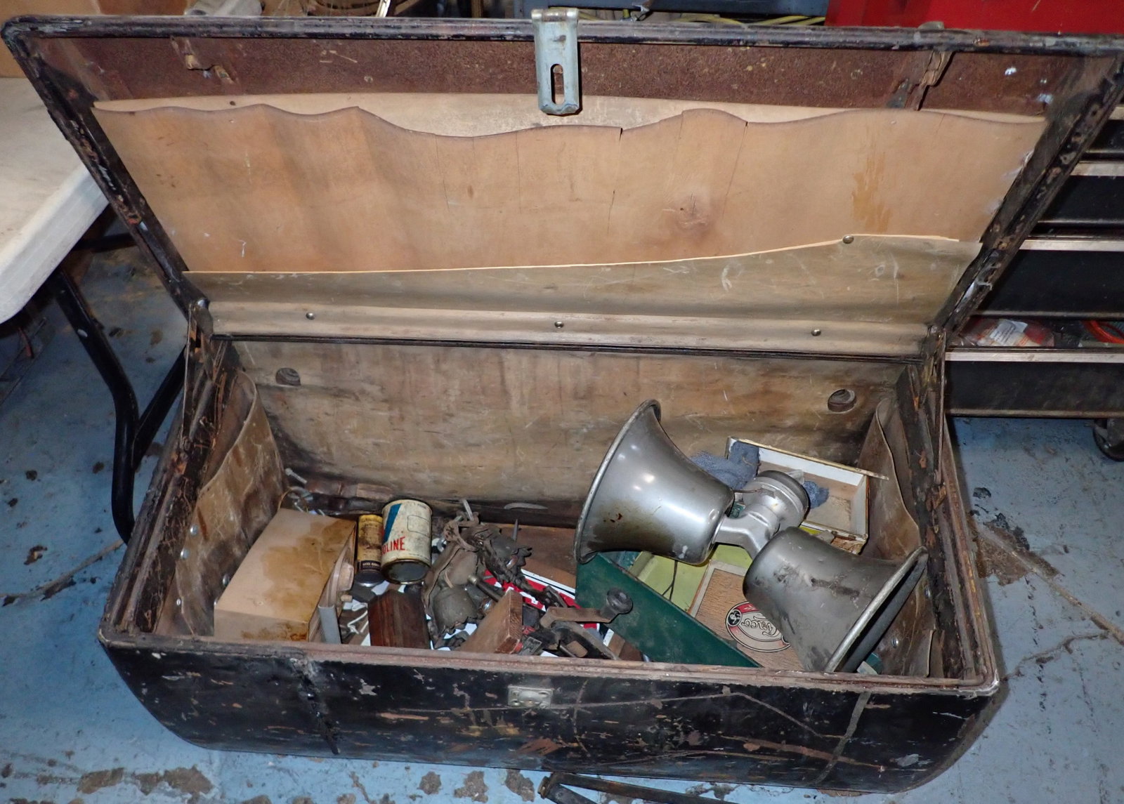 Car Luggage Rack Trunk & Contents: Trunk is approx 20" x 39" x 20 1/2" tall. Bring help to load. Must take all. No shipping !