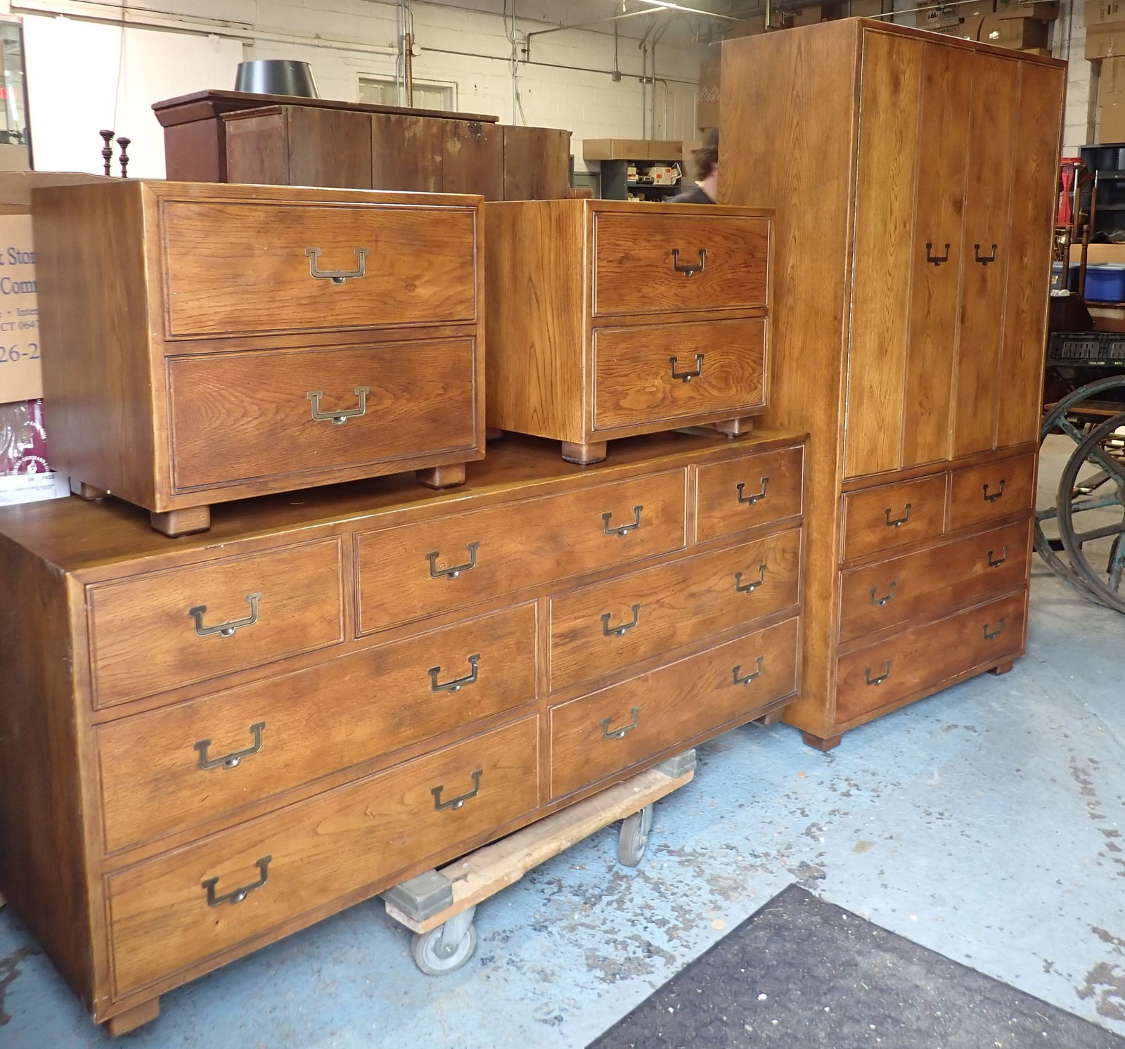 Henredon Artefacts 4 pc Bedroom Set (1 of 7)