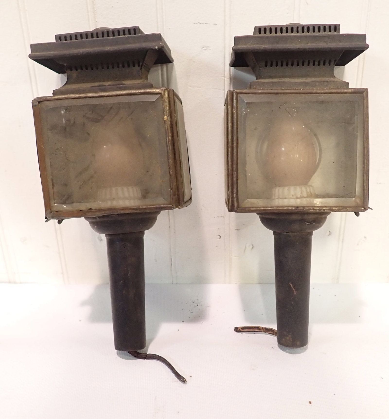 Pair of Electrified Carriage Lamps: Approx 3 1/2" x 5" x 12"