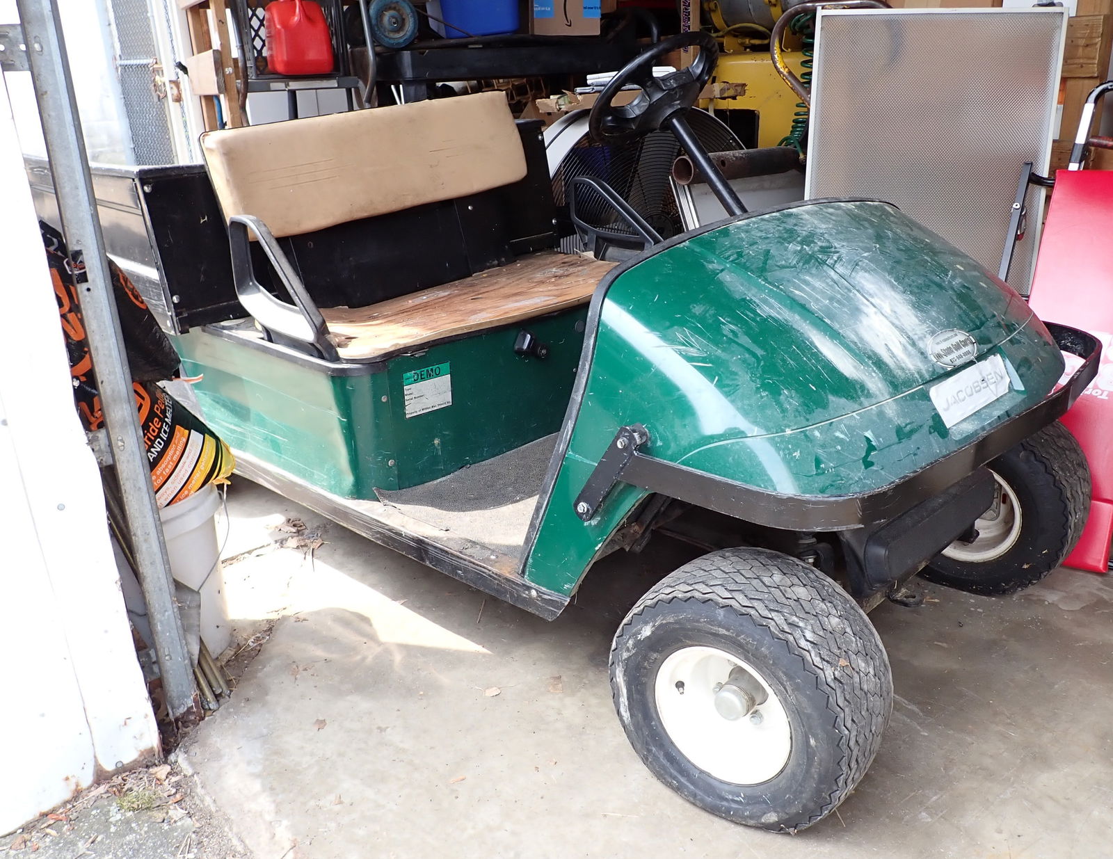 Jacobsen Gas Powered Golf Cart (1 of 15)