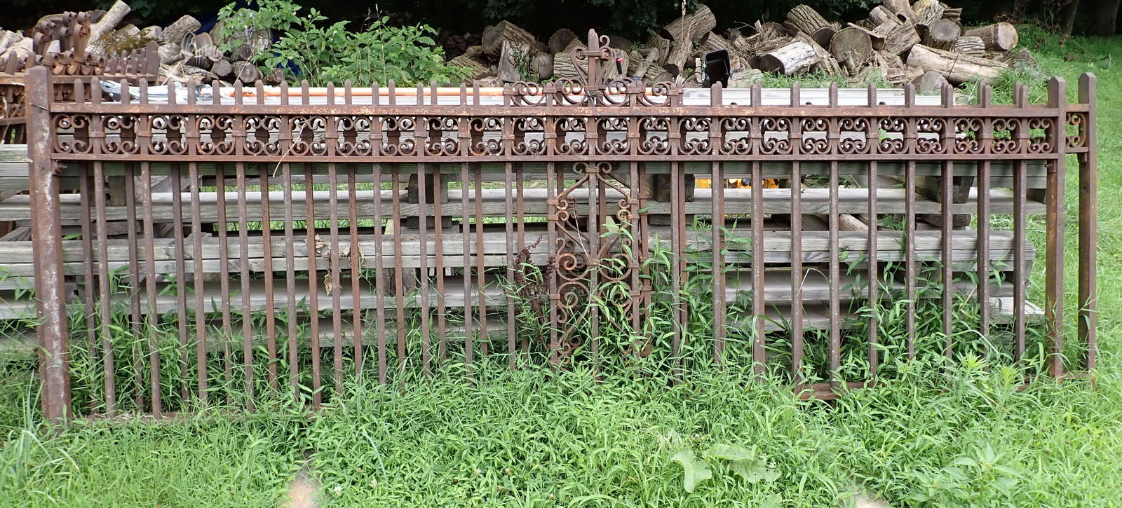 5 Early Iron Fence Sections & 2 Gates (1 of 17)