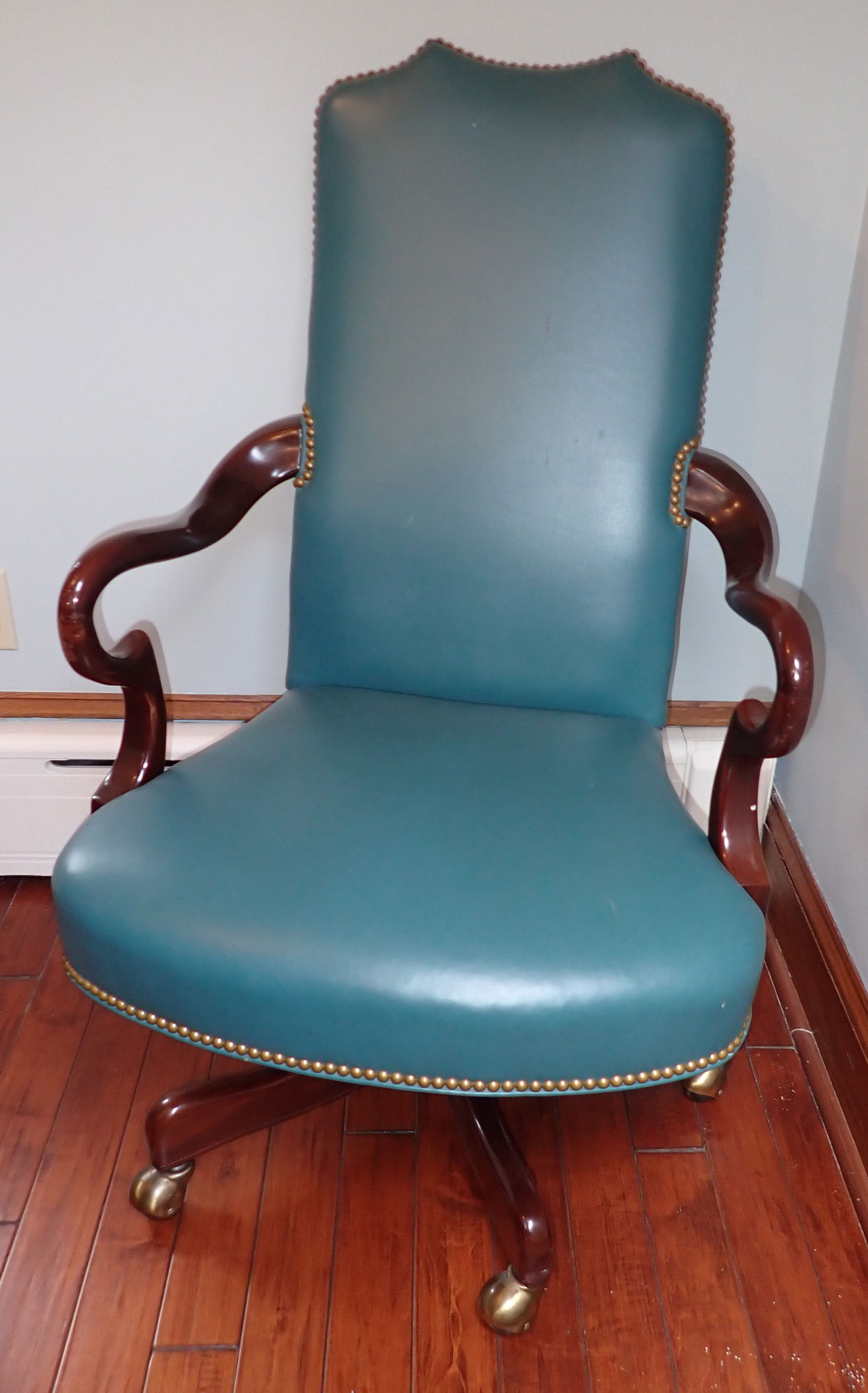Hancock & Moore Swivel Desk Chair: Approx 25" wide, 19" to seat, 19 1/2" deep, 43" tall. No shipping ! Buyer to remove from second floor.