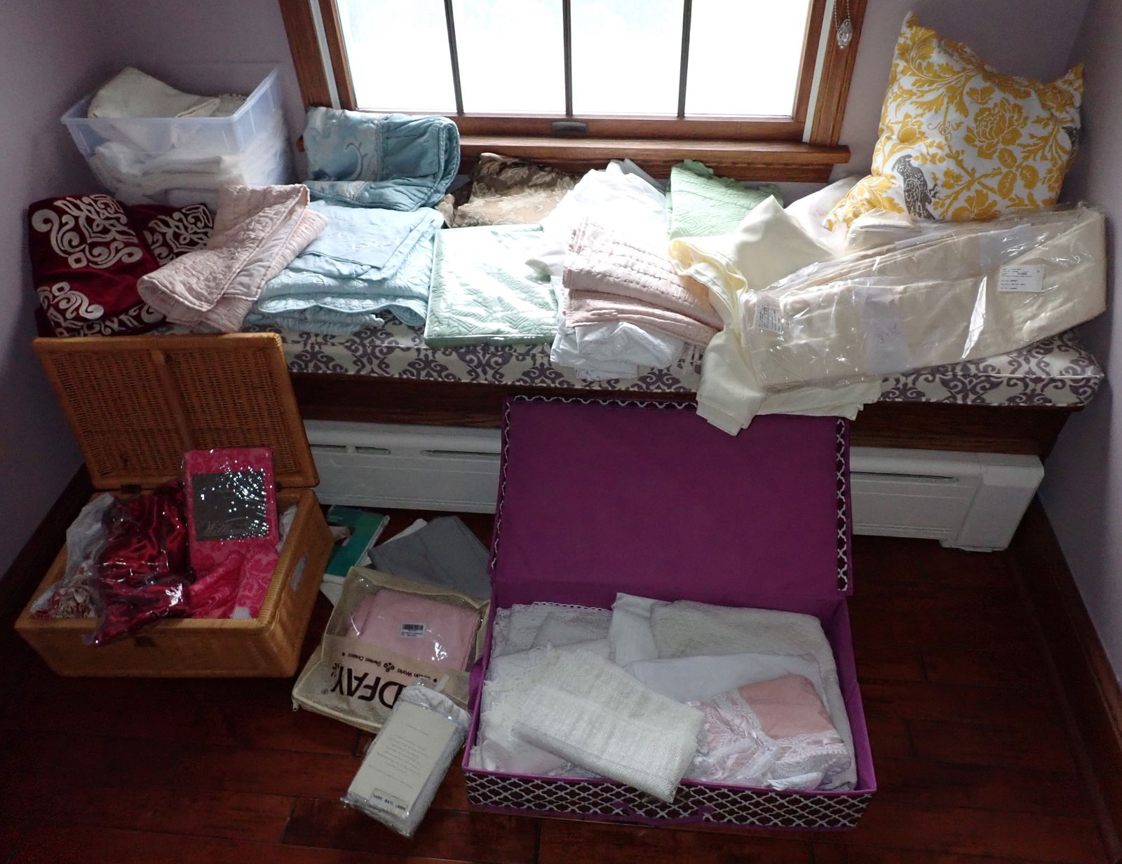 Bedding Pillow Shams Drapery & Misc (1 of 9)