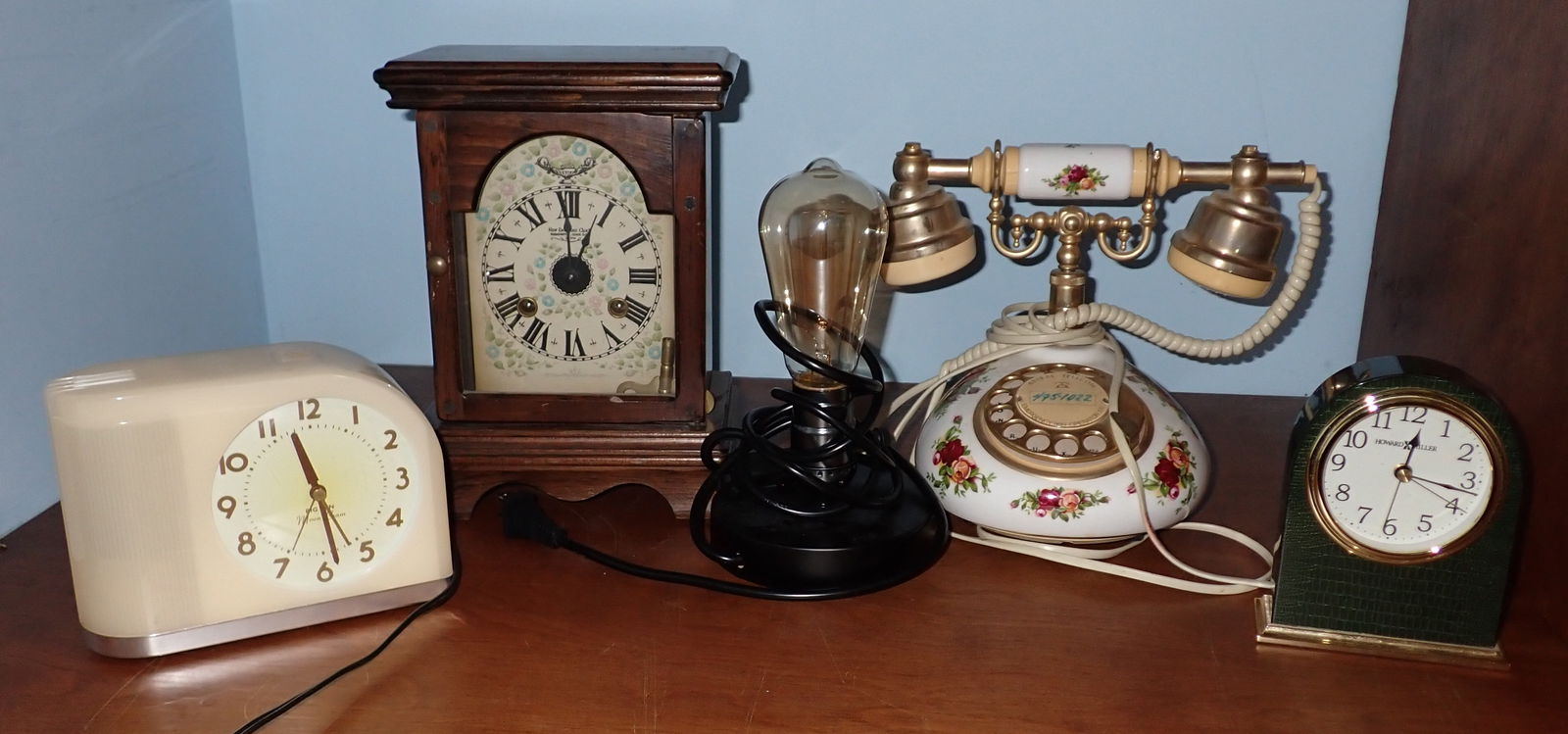 Clocks Telephone Lightbulb Light (1 of 5)