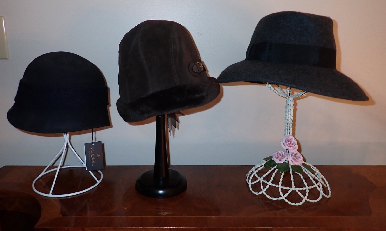 Eric Javits Brooks Brothers Ladies Hats (1 of 1)