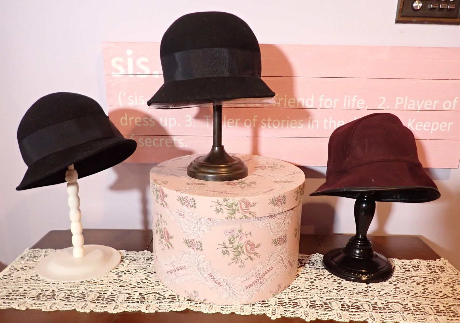 Misc Hats incl 2 Eric Javits: Does not include stands