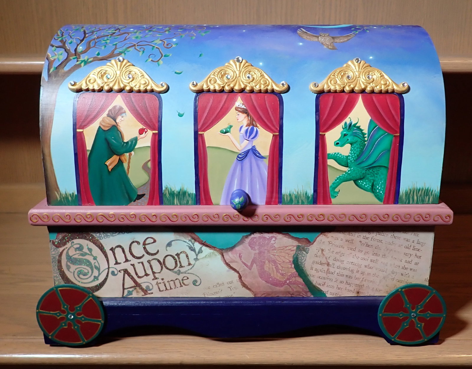 Doll Chest: Approx 11 7/8" x 17 3/4" x 14" tall. No shipping !