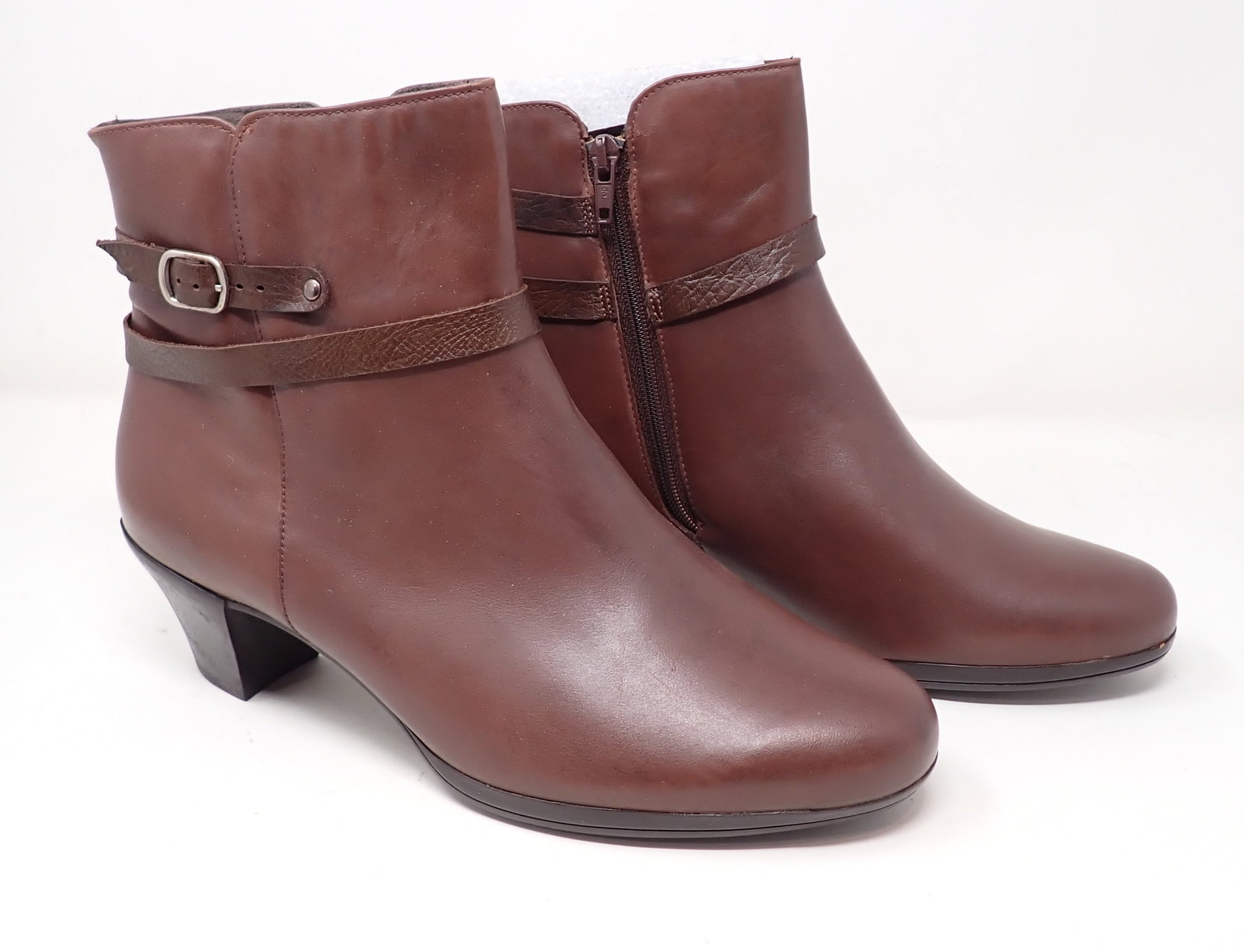 Munro Boots: Size- 10w
