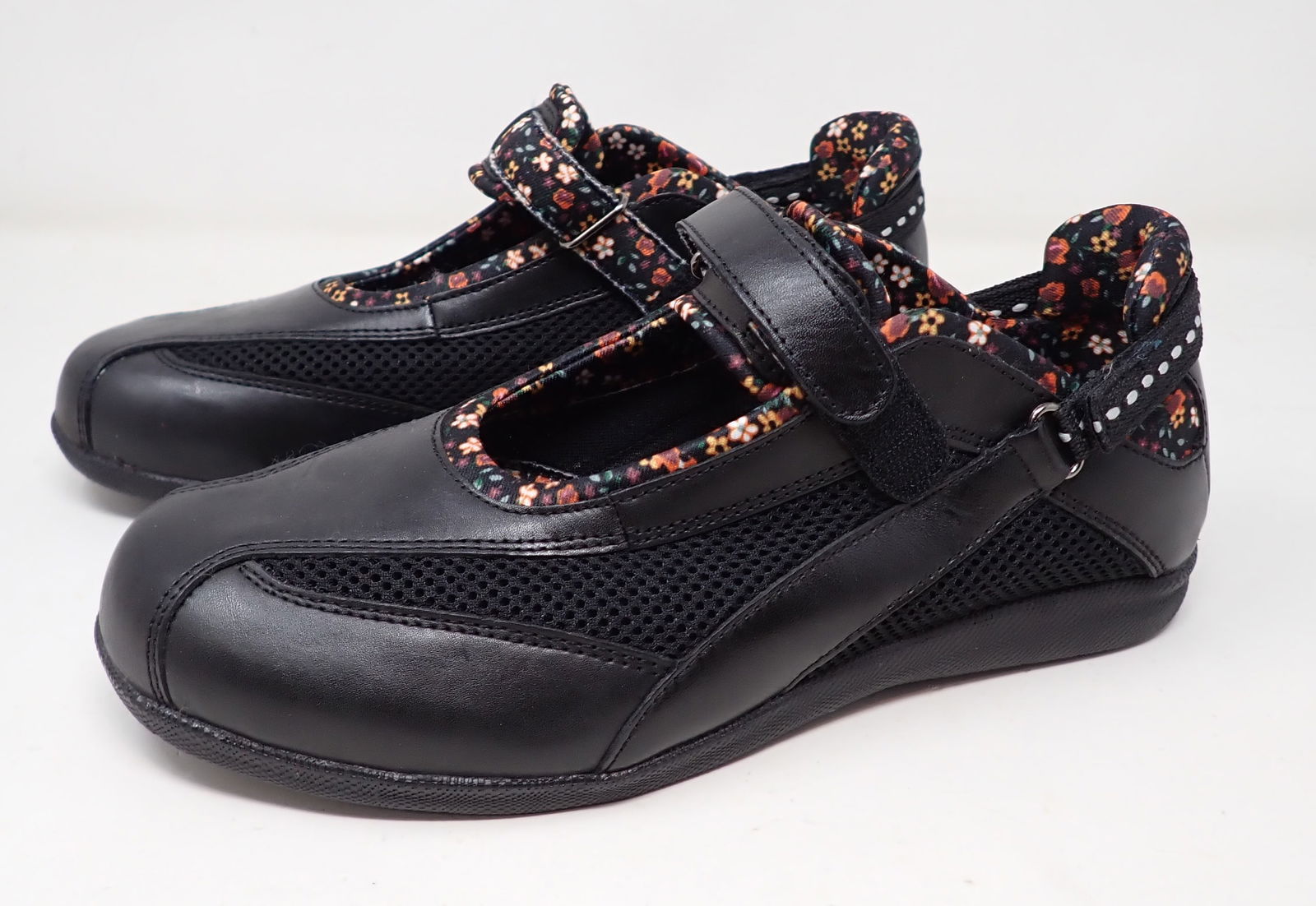 Barefoot Freedom Shoes: 9 1/2w