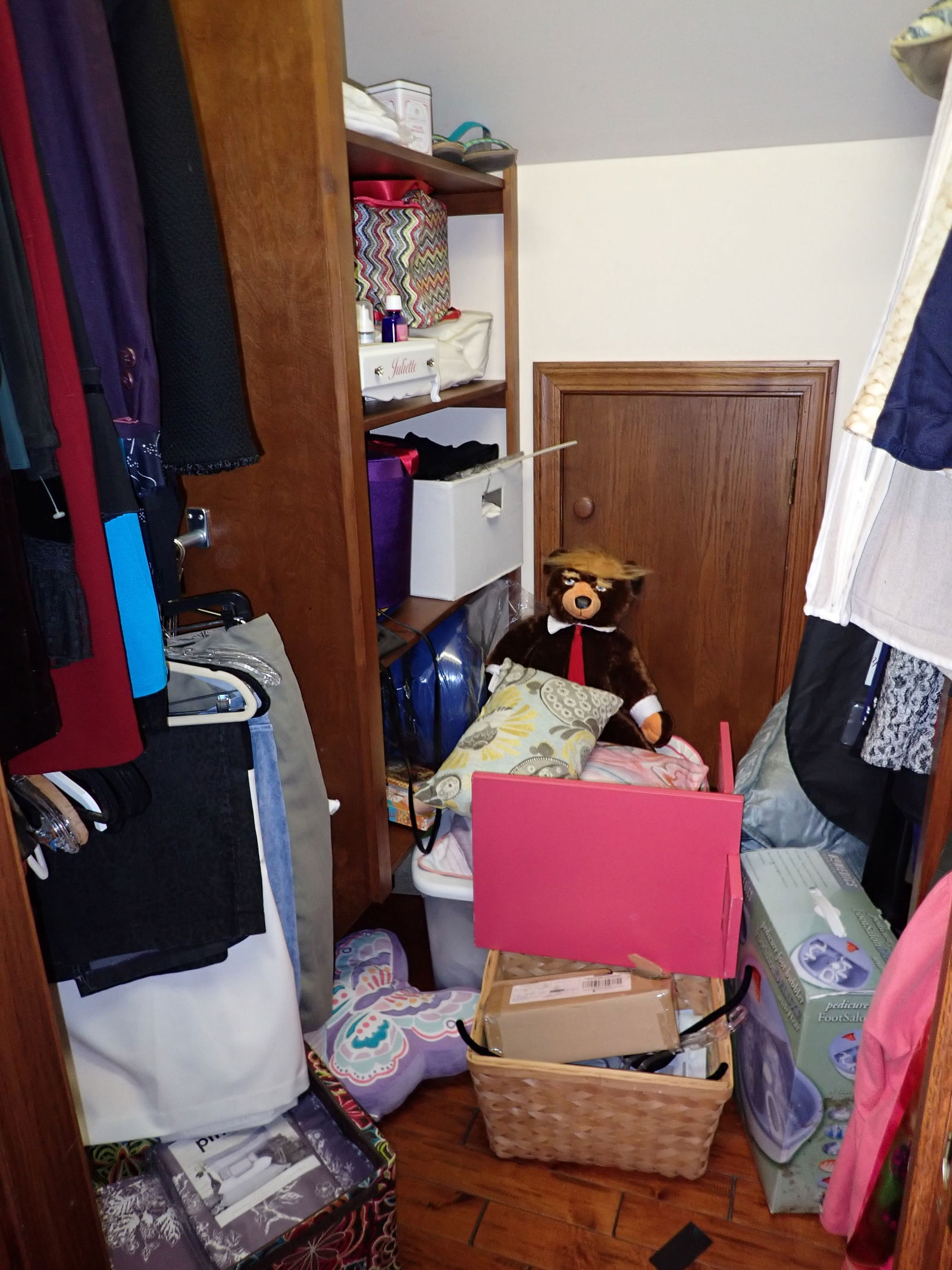 Womens Clothing Closet Contents (1 of 19)