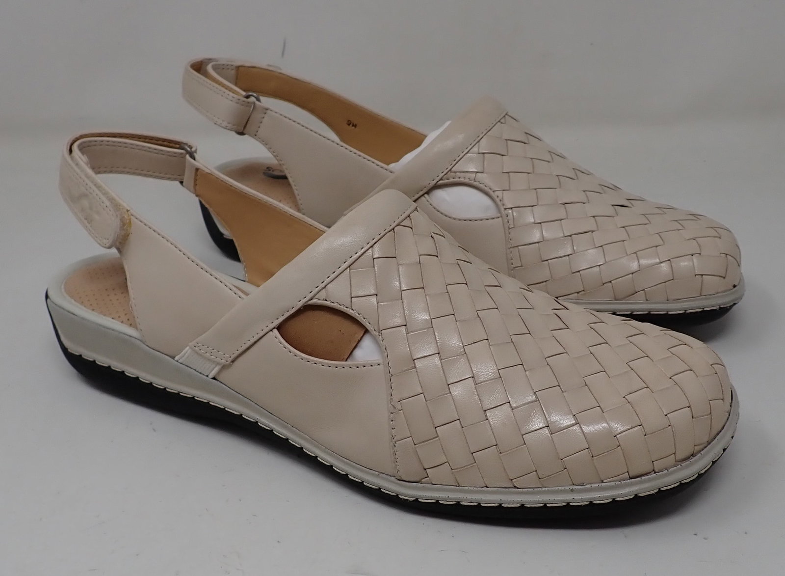 Soft Walk Womens Shoes: Size 9m