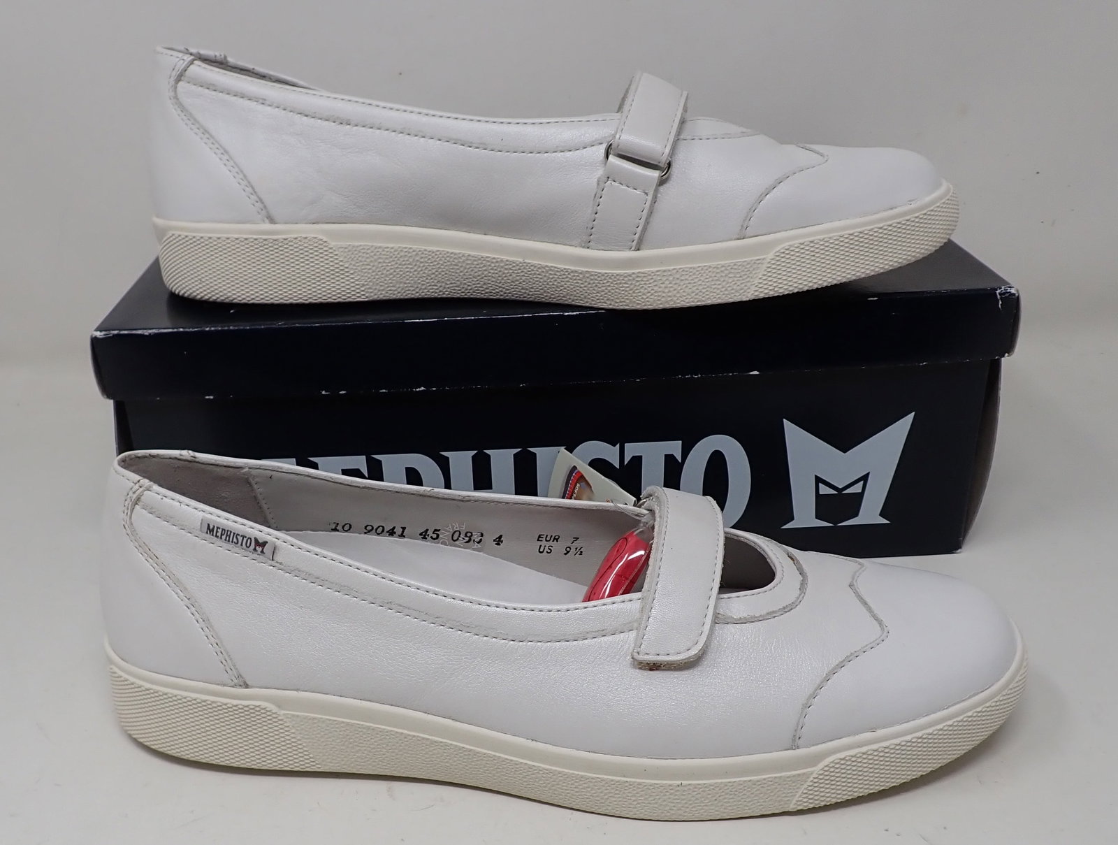 Mephisto White Jitta Shoes: Size 9 1/2