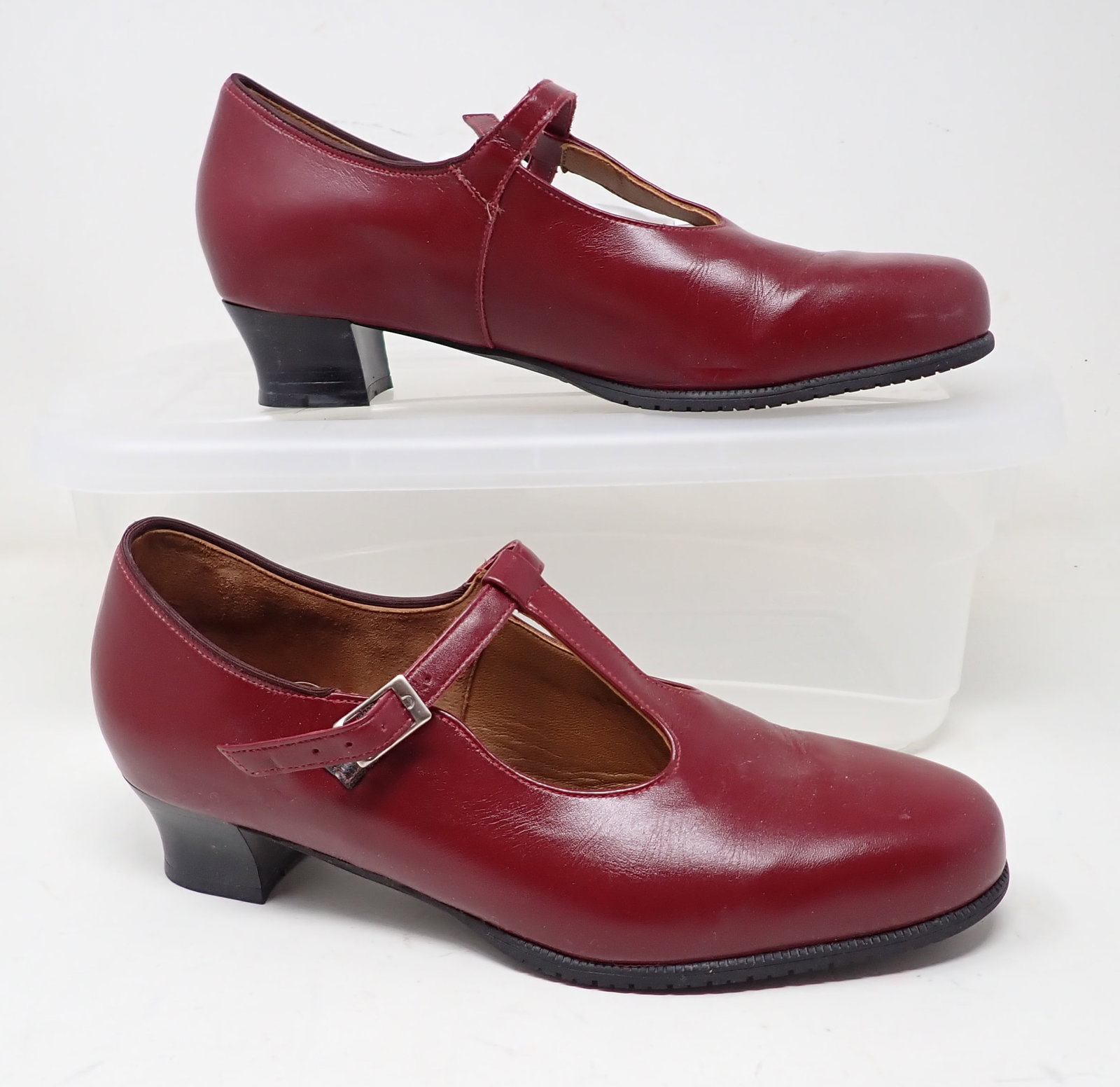 Kumfs Womens Shoes: Size unknown