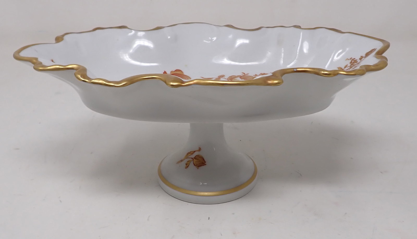 Limoges Candy Dish: Approx 5 3/8" x 8 7/8" x 3 3/4" tall