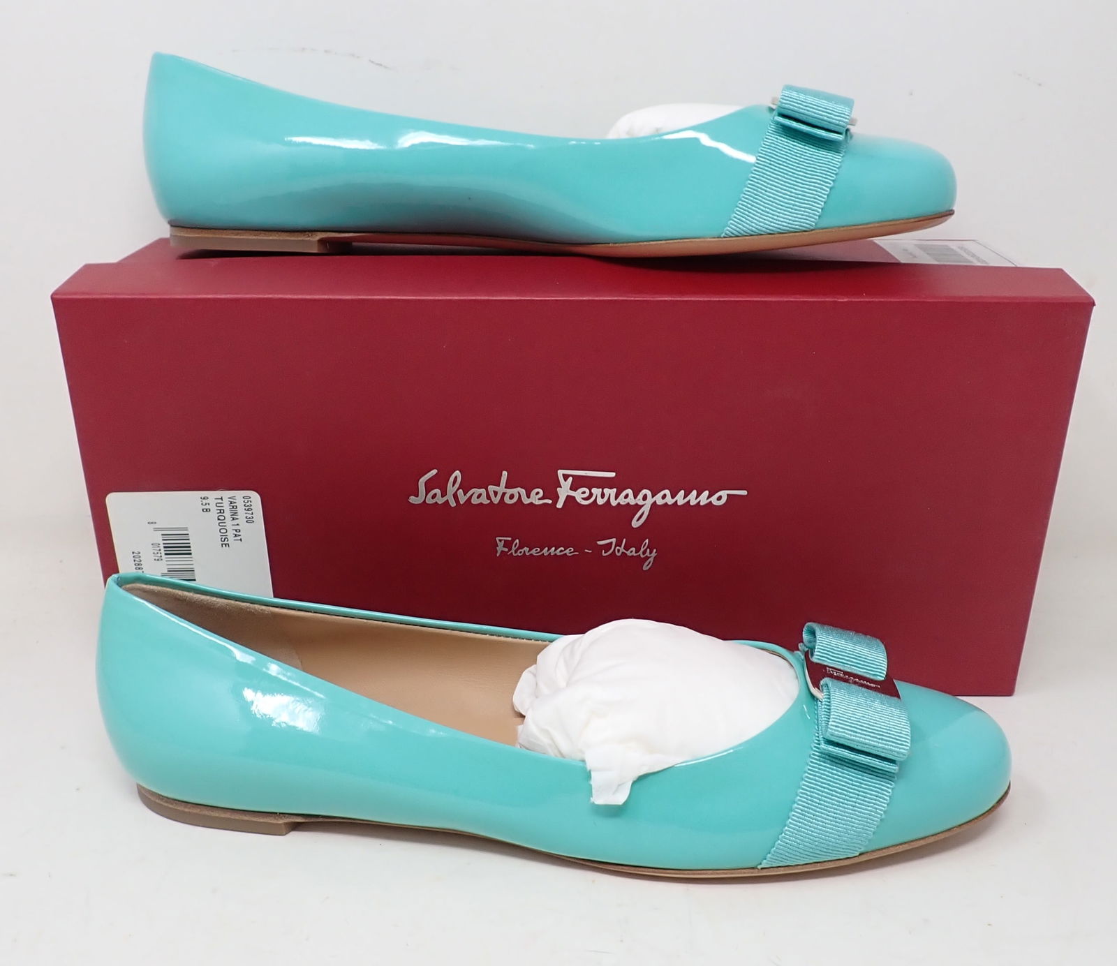Salvatore Ferragamo Varina Turquoise: Size 9 1/2 B