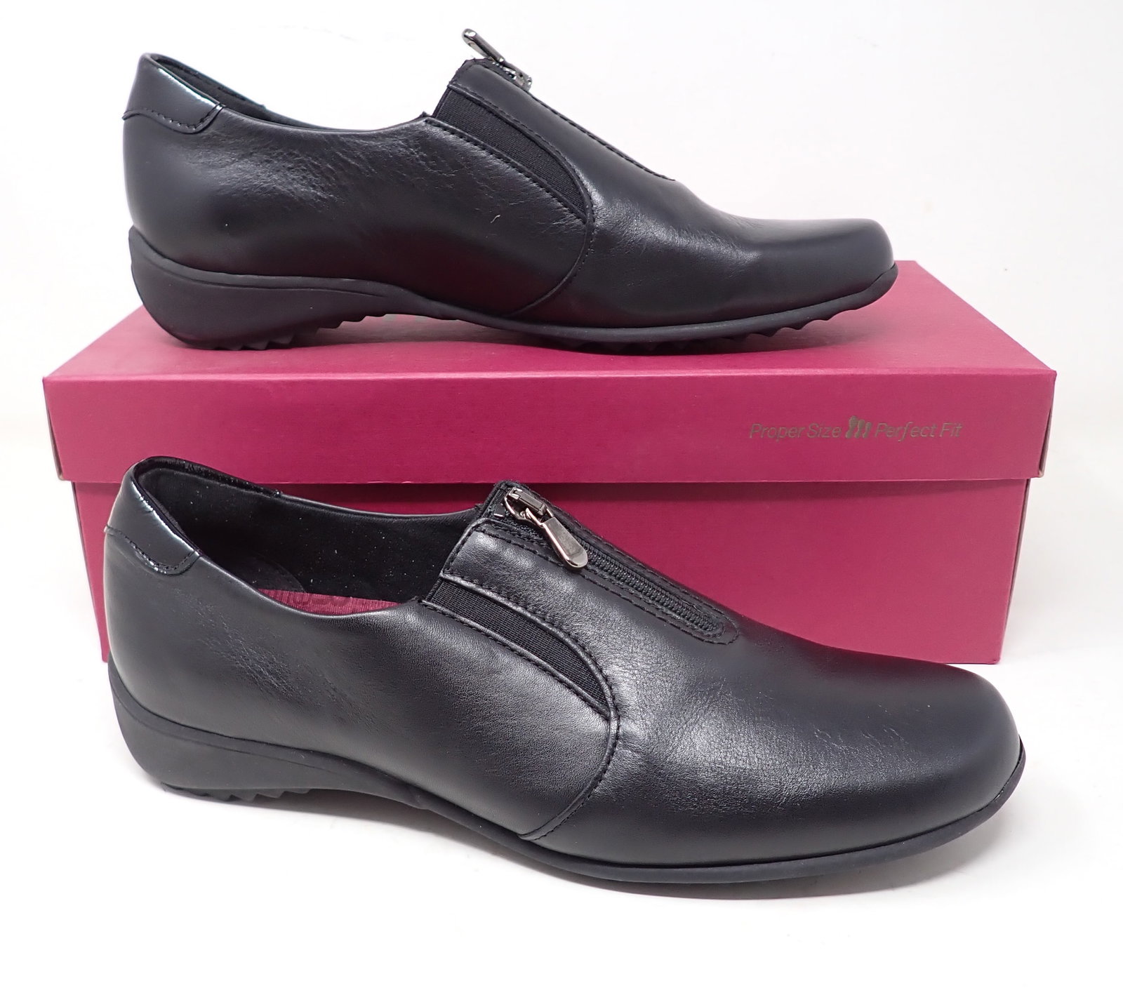 Munro Berkley Sneake Black Leather: Size 9 1/2m
